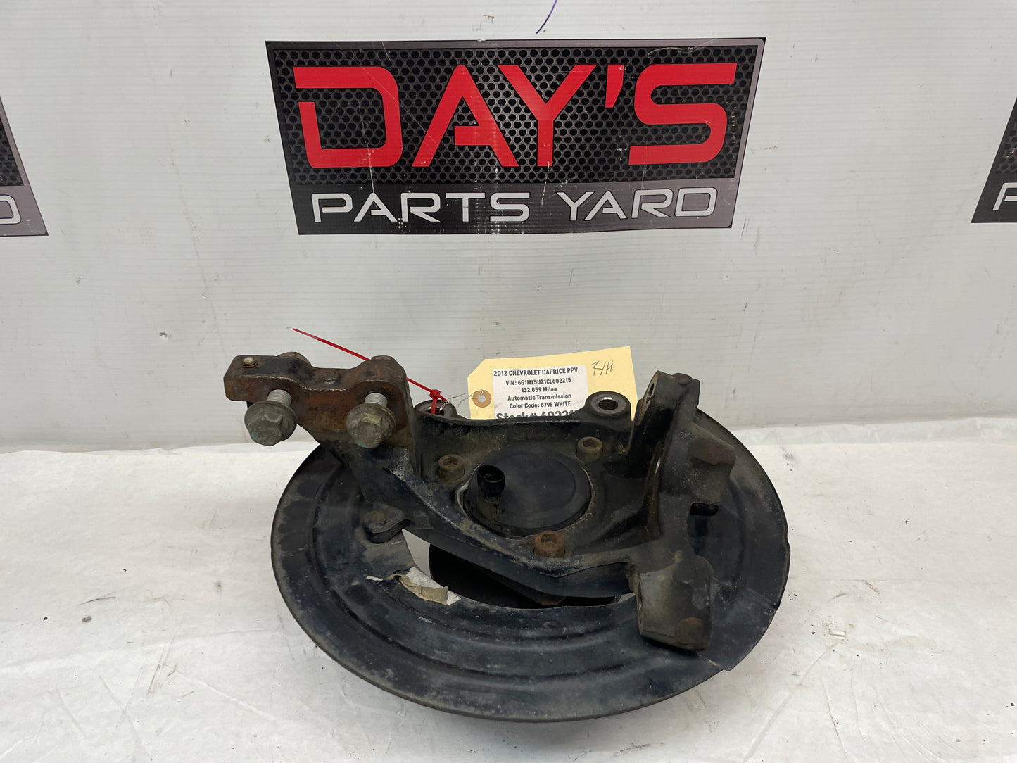 2012 Chevy Caprice PPV RH Passenger Front Suspension Spindle Knuckle Hub Assembly OEM