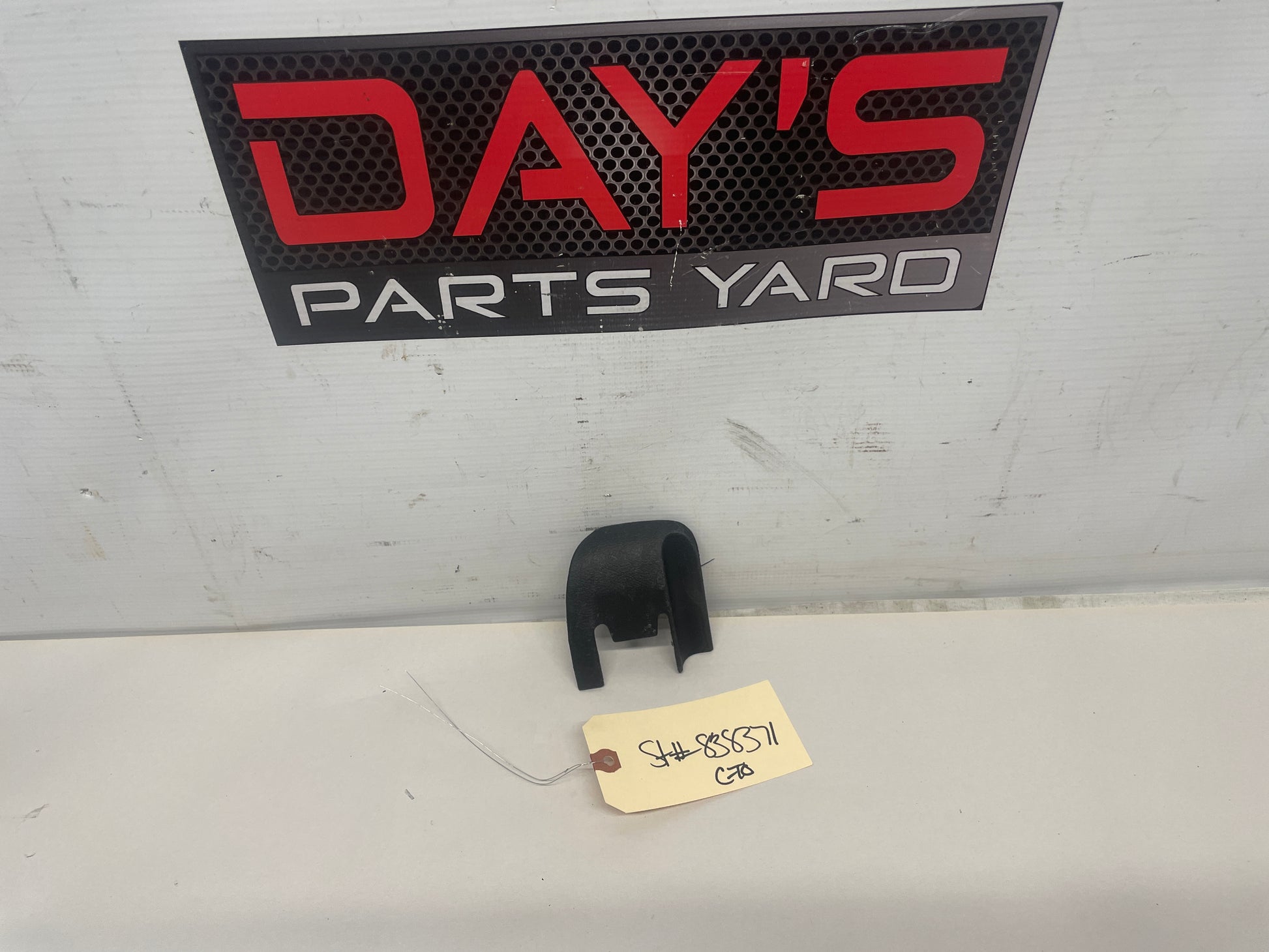 2006 Pontiac GTO RH Passenger Seat Rail Track Bracket Plastic Cover OEM - Day's Parts Yard