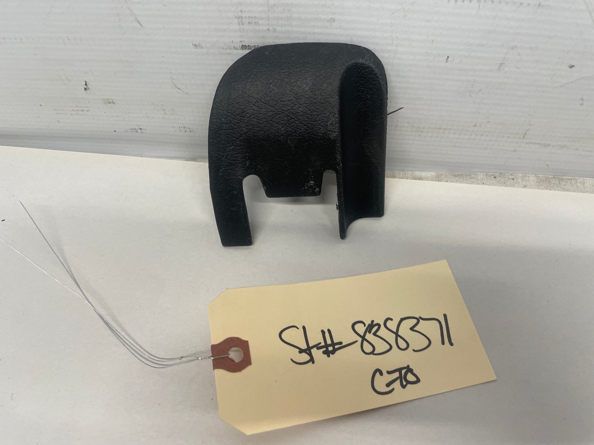 2006 Pontiac GTO RH Passenger Seat Rail Track Bracket Plastic Cover OEM - Day's Parts Yard