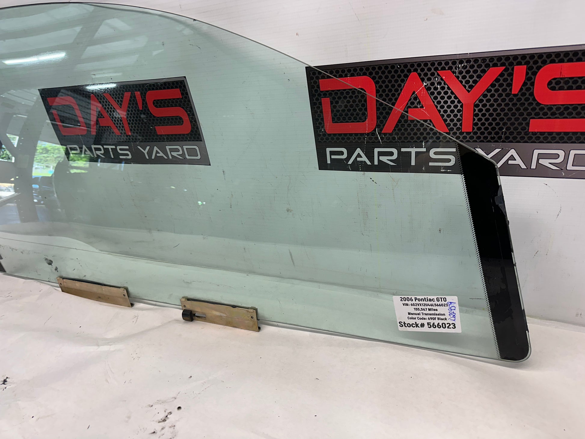 2006 Pontiac GTO RH Passenger Front Door Window Glass OEM - Day's Parts Yard