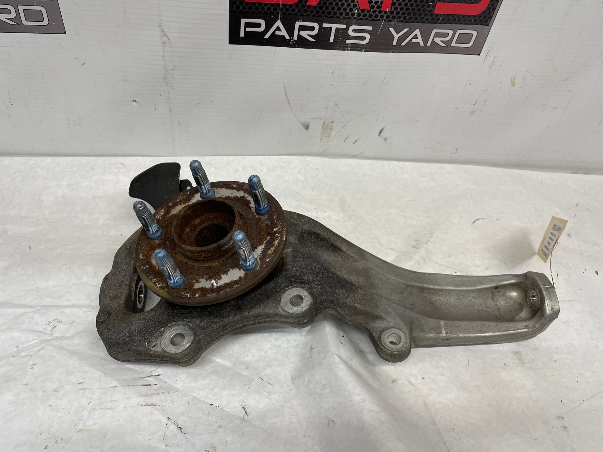 2013 Cadillac CTS-V Coupe LH Driver Front Spindle Knuckle Hub Wheel Bearing Assembly OEM - Day's Parts Yard