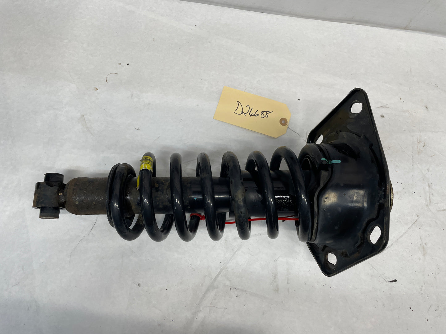 2012 Chevy Caprice PPV RH Passenger Rear Suspension Shock Strut Absorber Assembly OEM
