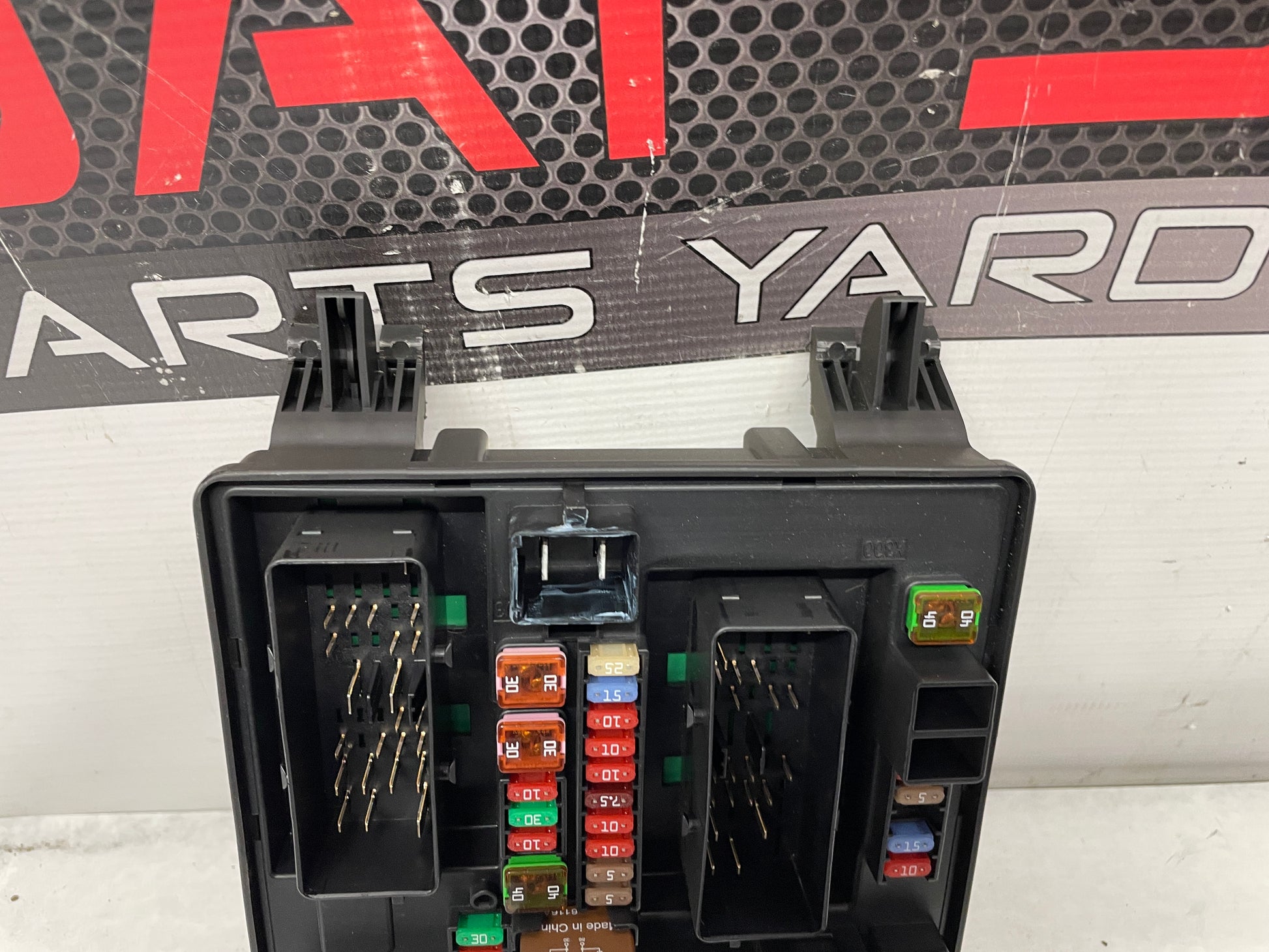 2017 Cadillac CTS-V Rear Cabin Fuse Wiring Harness Junction Box Block OEM - Day's Parts Yard