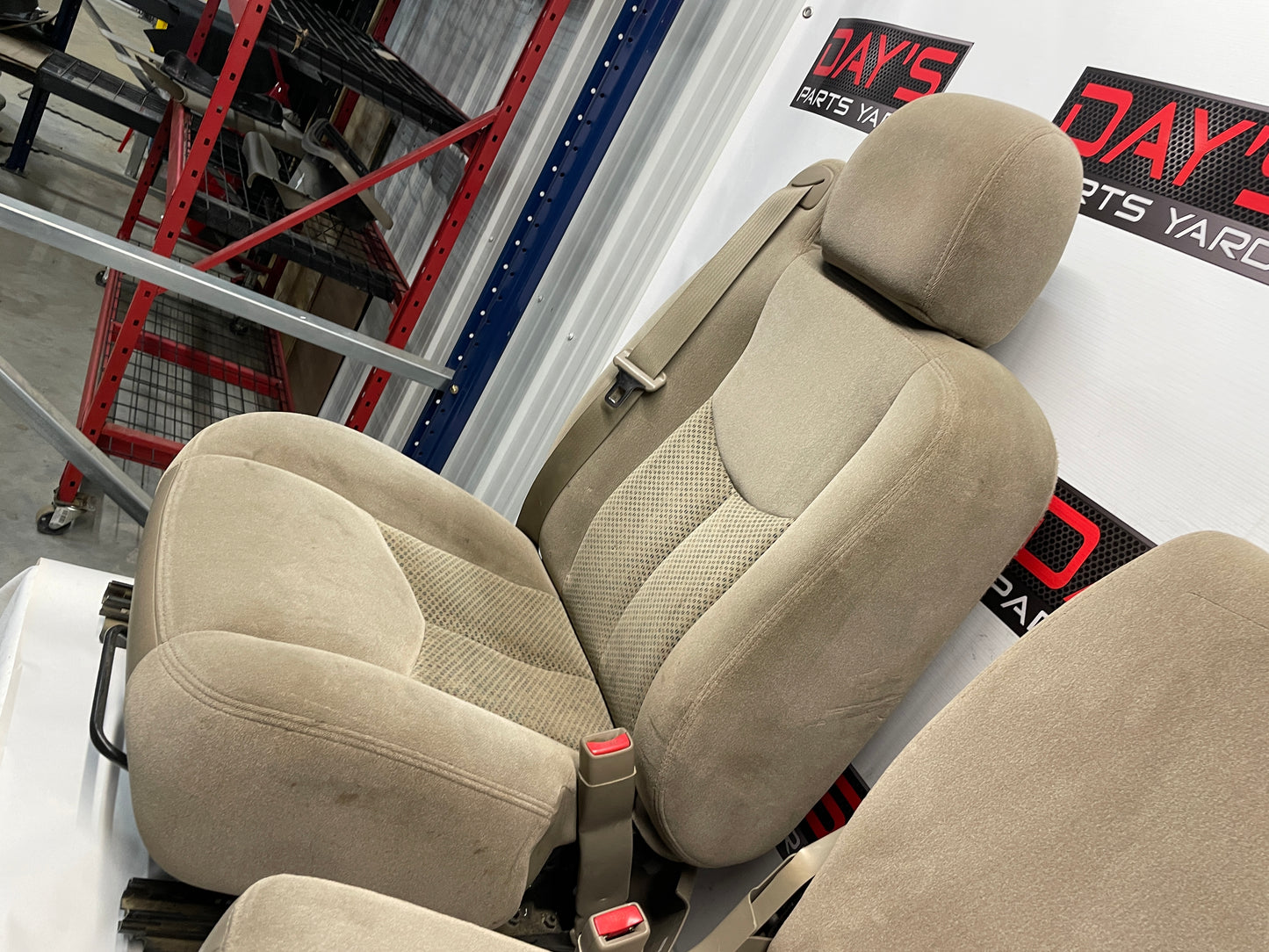 2004 Chevy Silverado 2500HD Bucket Seats w/ Center Console Jump Tan Cloth OEM