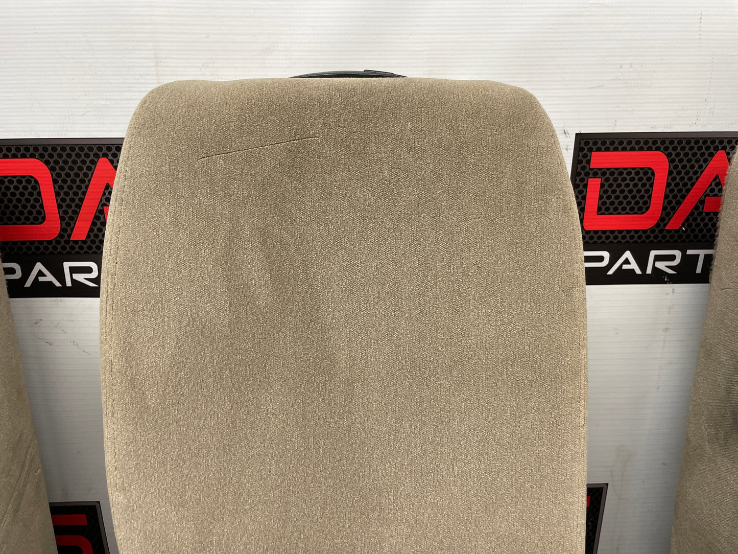 2004 Chevy Silverado 2500HD Bucket Seats w/ Center Console Jump Tan Cloth OEM
