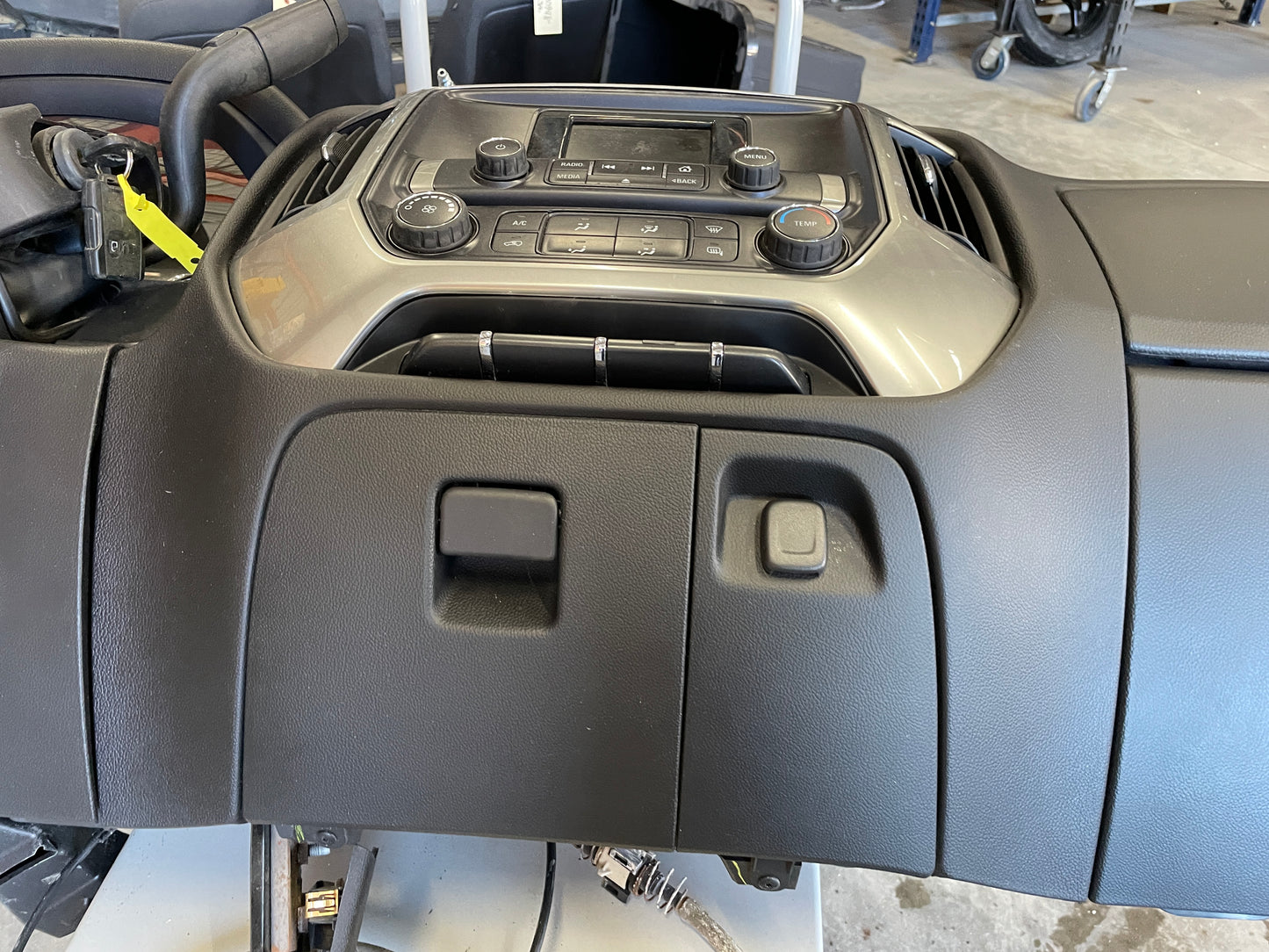 2015 Chevy Silverado K1500 Complete Dash Assembly w/ Radio OEM