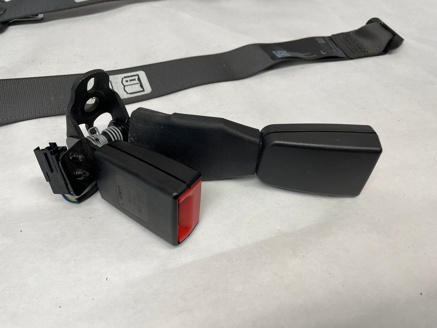 2014 Chevy SS Sedan Complete Rear Seat Belts Retractor Set OEM - Day's Parts Yard
