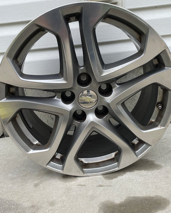 2017 Chevy SS Sedan Factory OEM Rear Wheel 19x9 92281327 OEM
