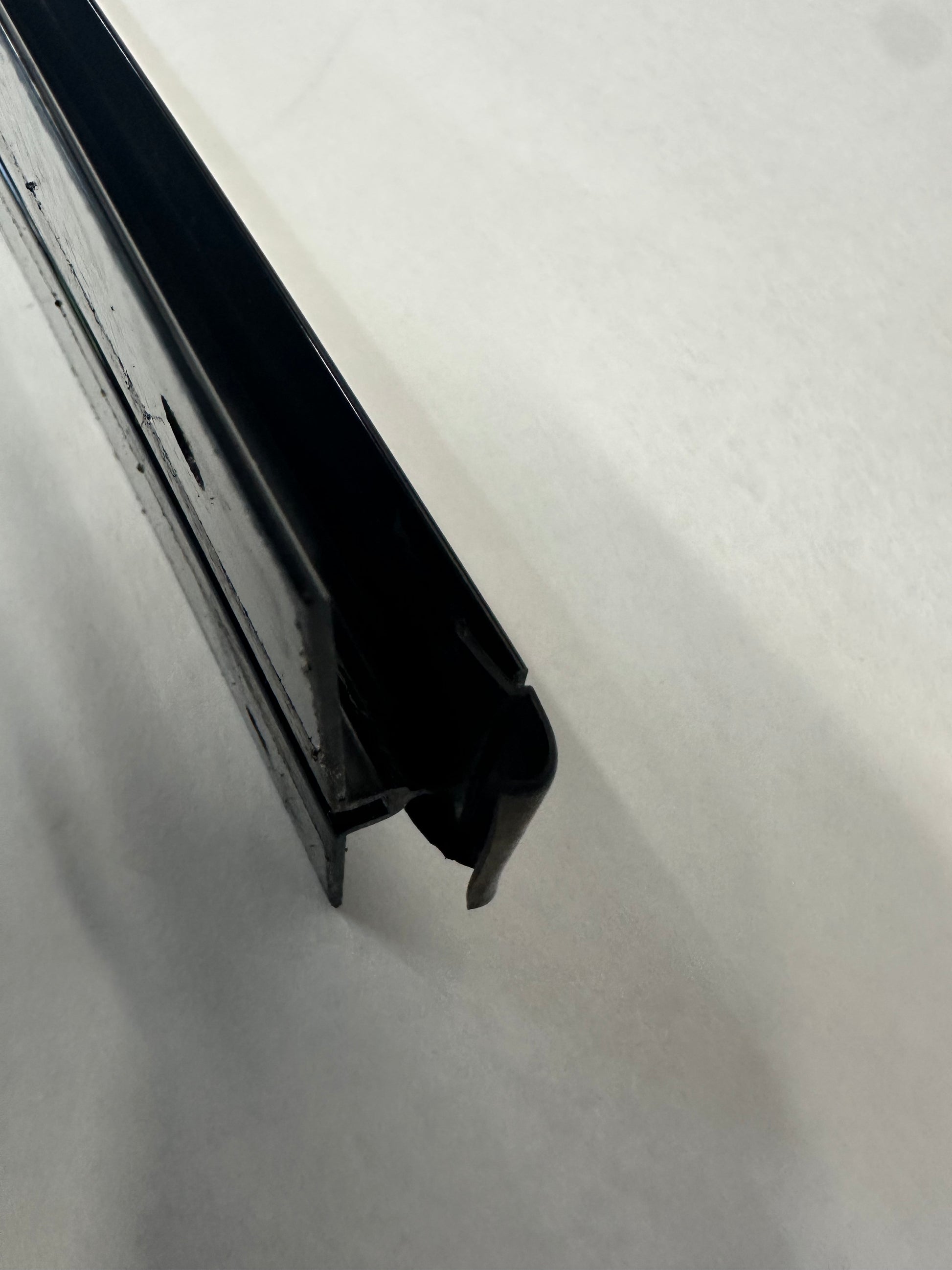 2002 Chevy Camaro SS T- Top Center Roof Divider Trim Molding OEM - Day's Parts Yard