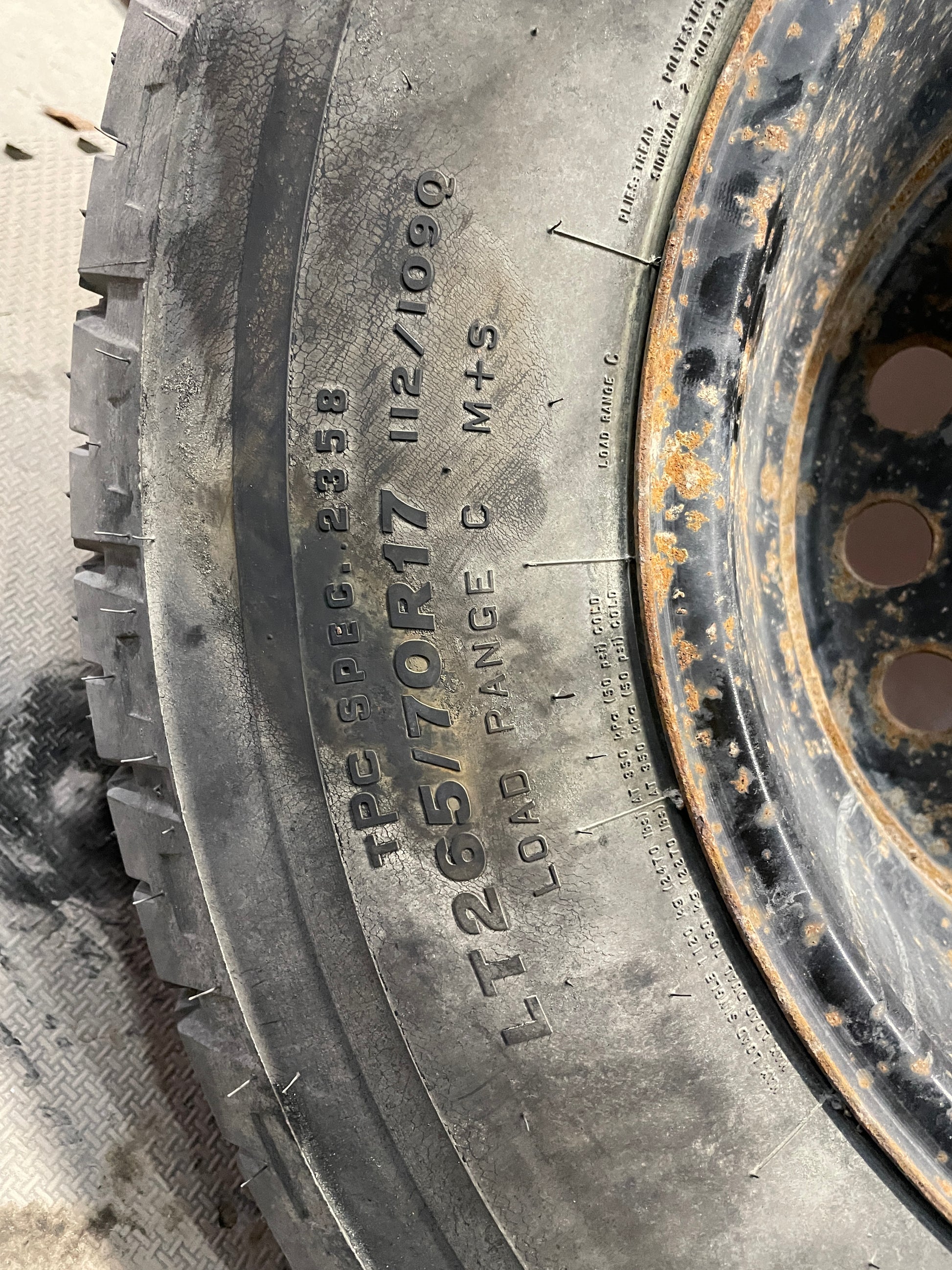 2015 Chevy Silverado K1500 Spare Wheel & Tire OEM - Day's Parts Yard