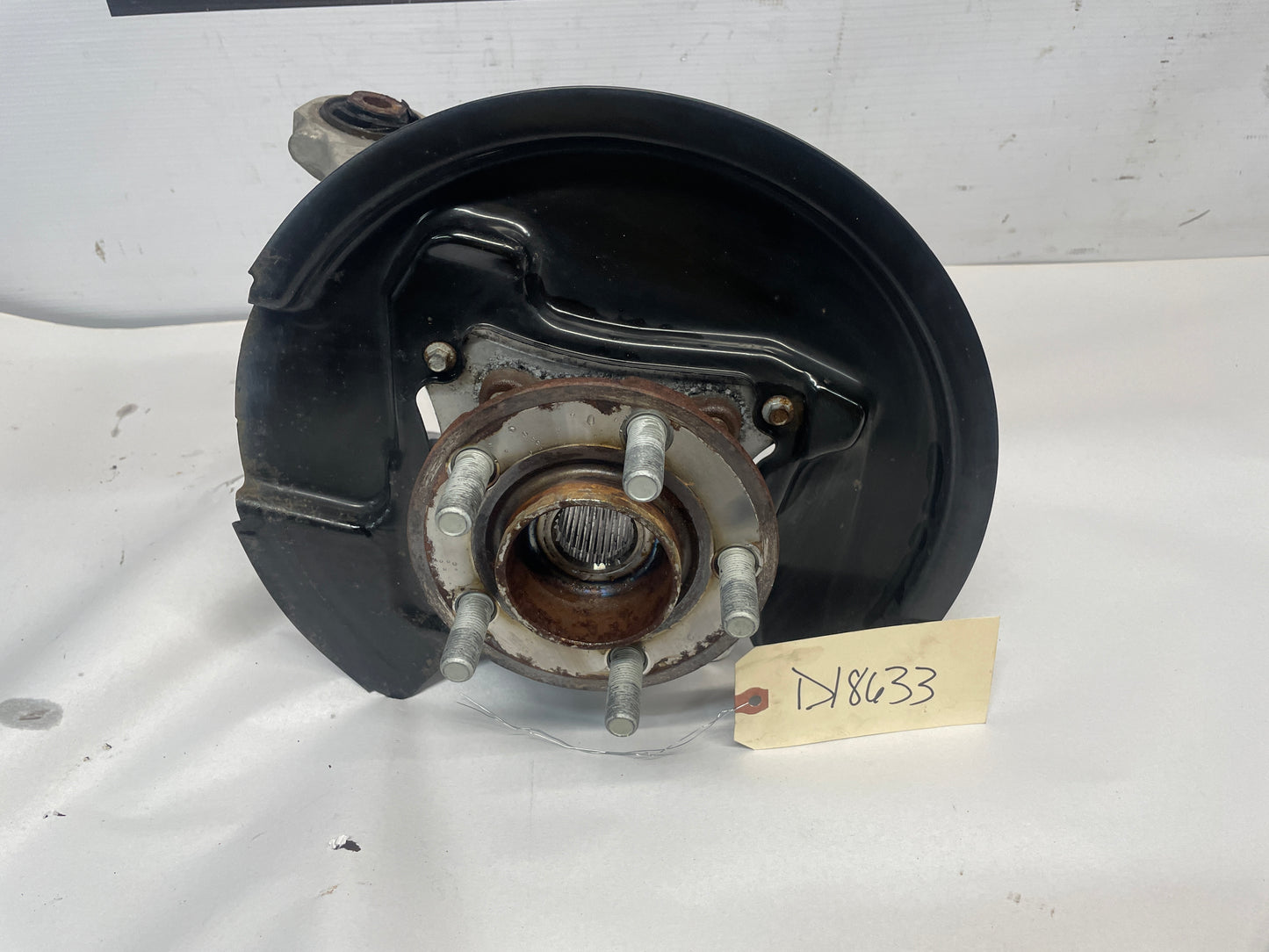 2019 Ford Mustang GT LH Driver Rear Spindle Knuckle Hub OEM
