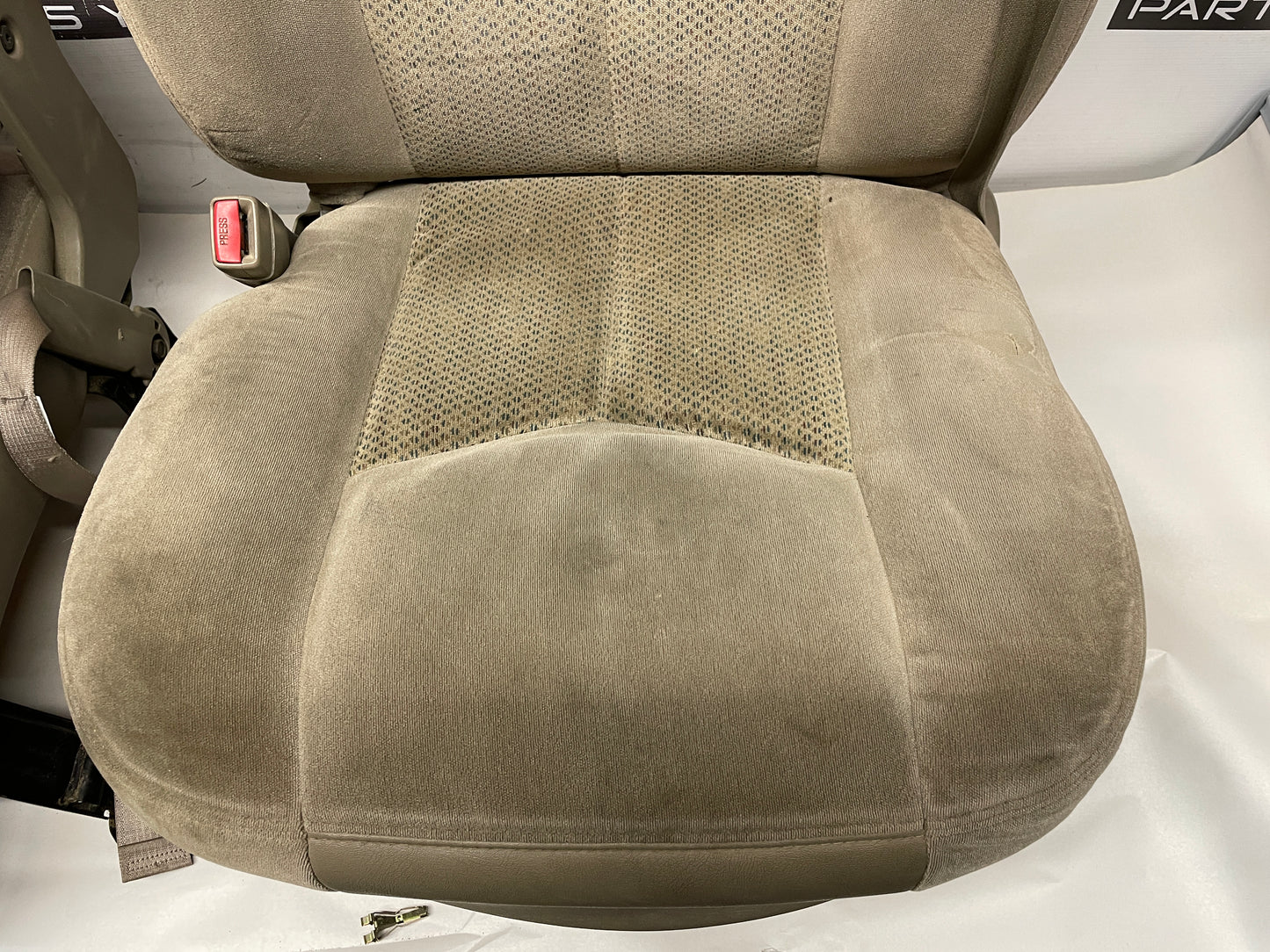 2004 Chevy Silverado 2500HD Bucket Seats w/ Center Console Jump Tan Cloth OEM