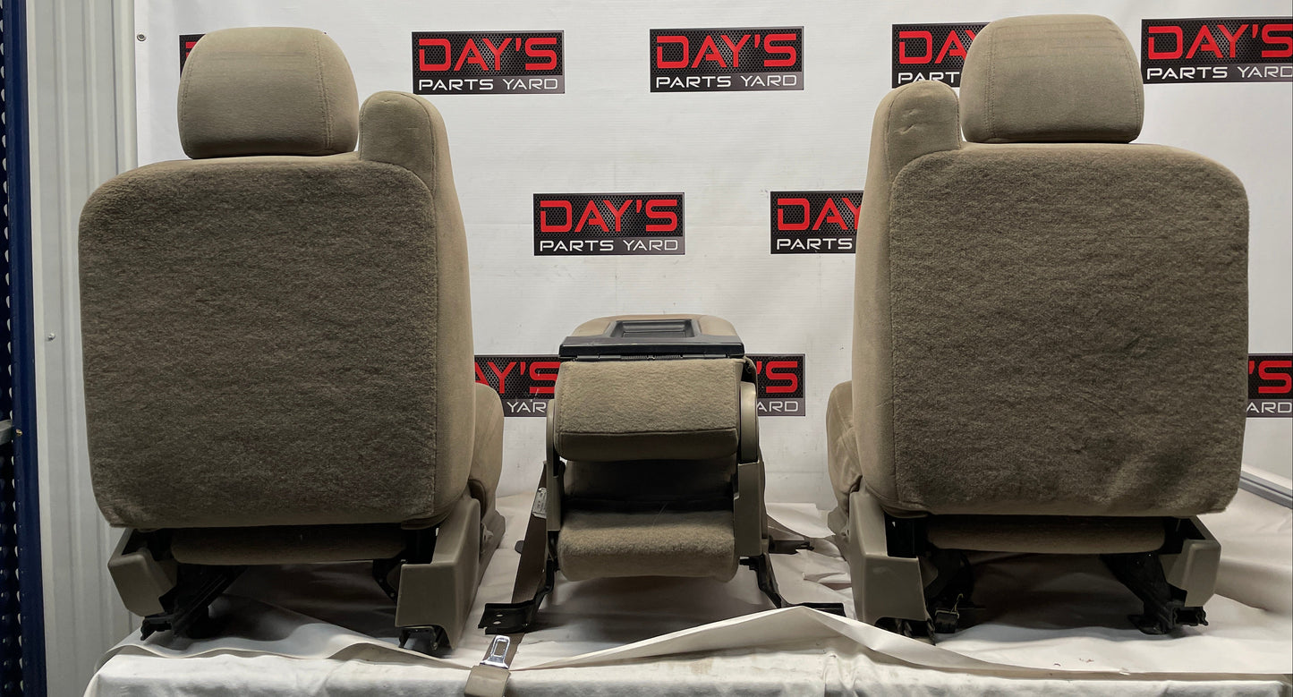 2004 Chevy Silverado 2500HD Bucket Seats w/ Center Console Jump Tan Cloth OEM
