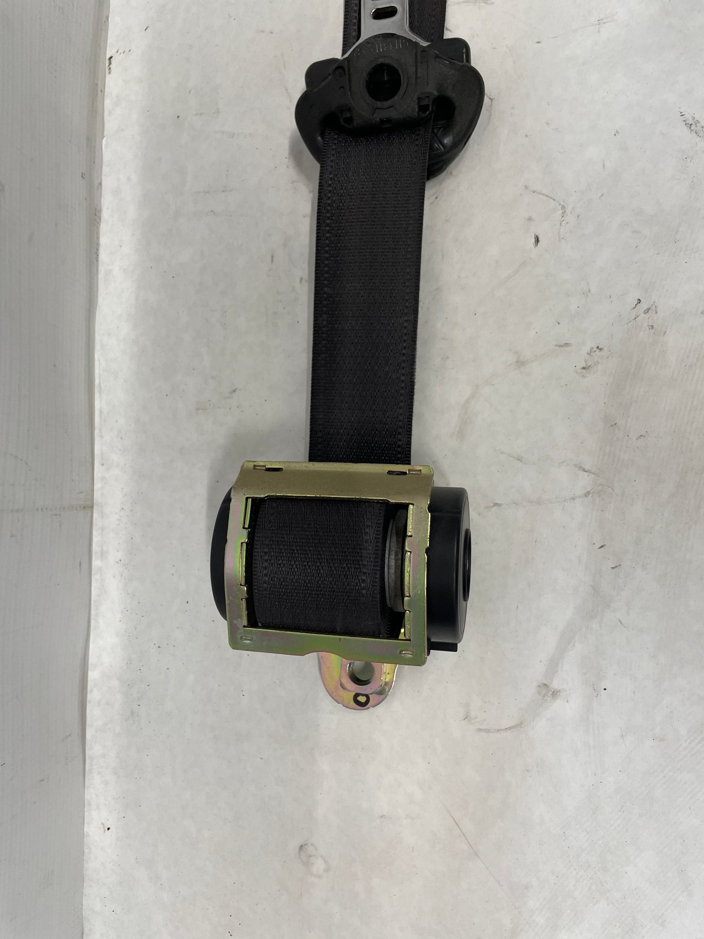 2005 Pontiac GTO RH Passenger Front Seatbelt Retractors OEM - Day's Parts Yard