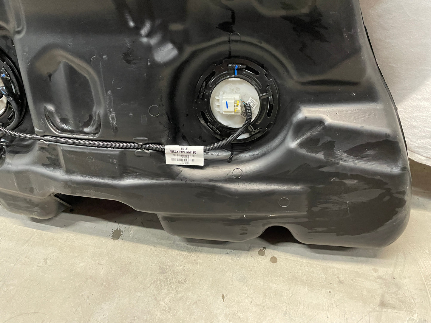 2017 Chevy SS Sedan Fuel Gas Tank and Charcoal Canister OEM - Day's Parts Yard
