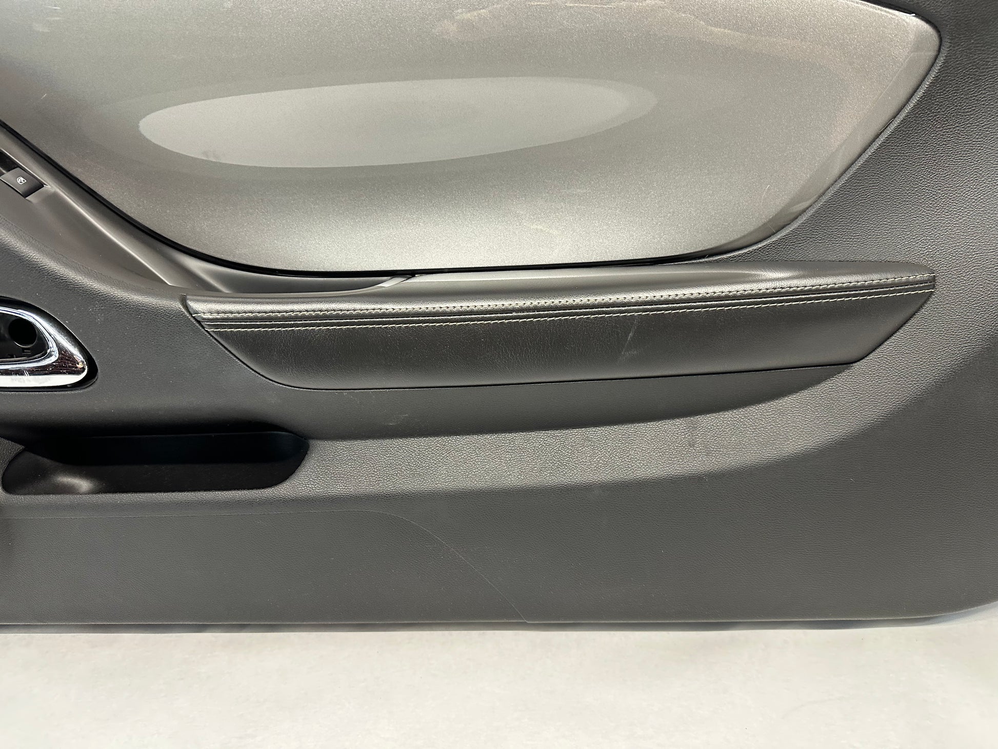 2011 Chevy Camaro 2SS  Front RH Passenger Door Panel OEM - Day's Parts Yard