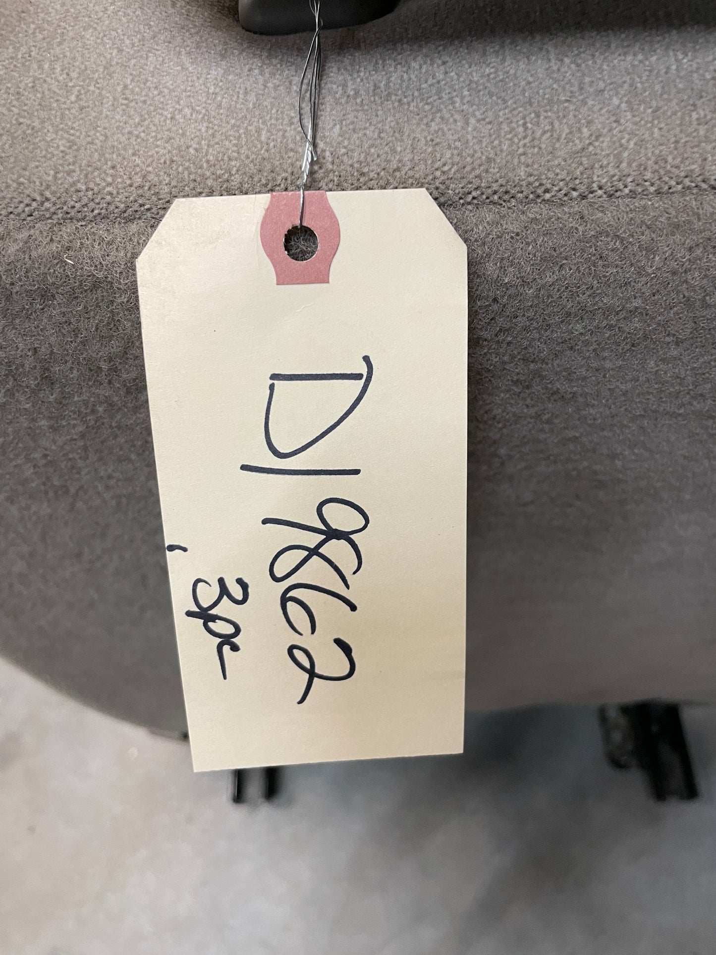 2004 Chevy Silverado 2500HD Bucket Seats w/ Center Console Jump Tan Cloth OEM