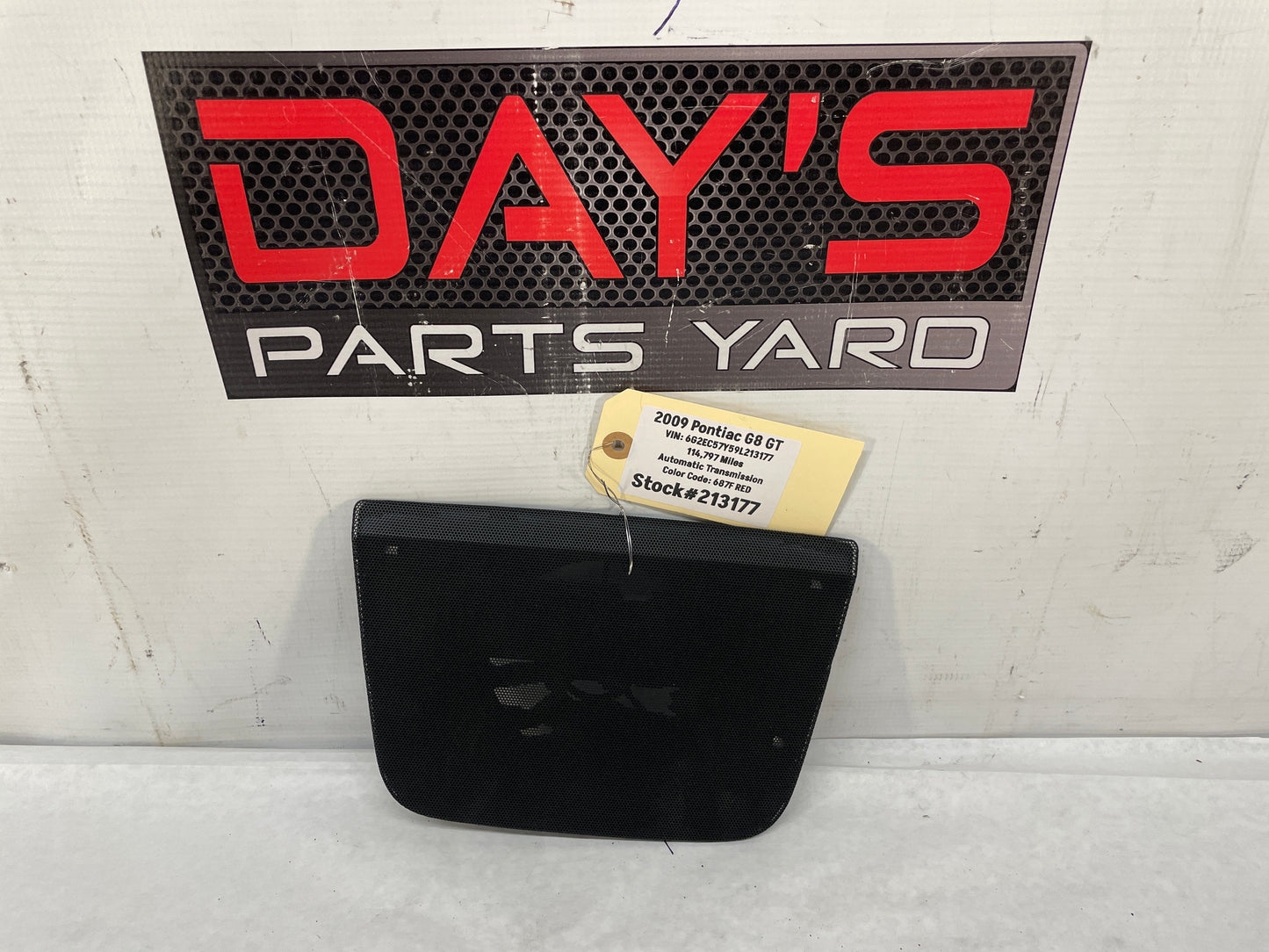 2009 Pontiac G8 GT Center Dash Radio Bezel Speaker Cover Grille OEM