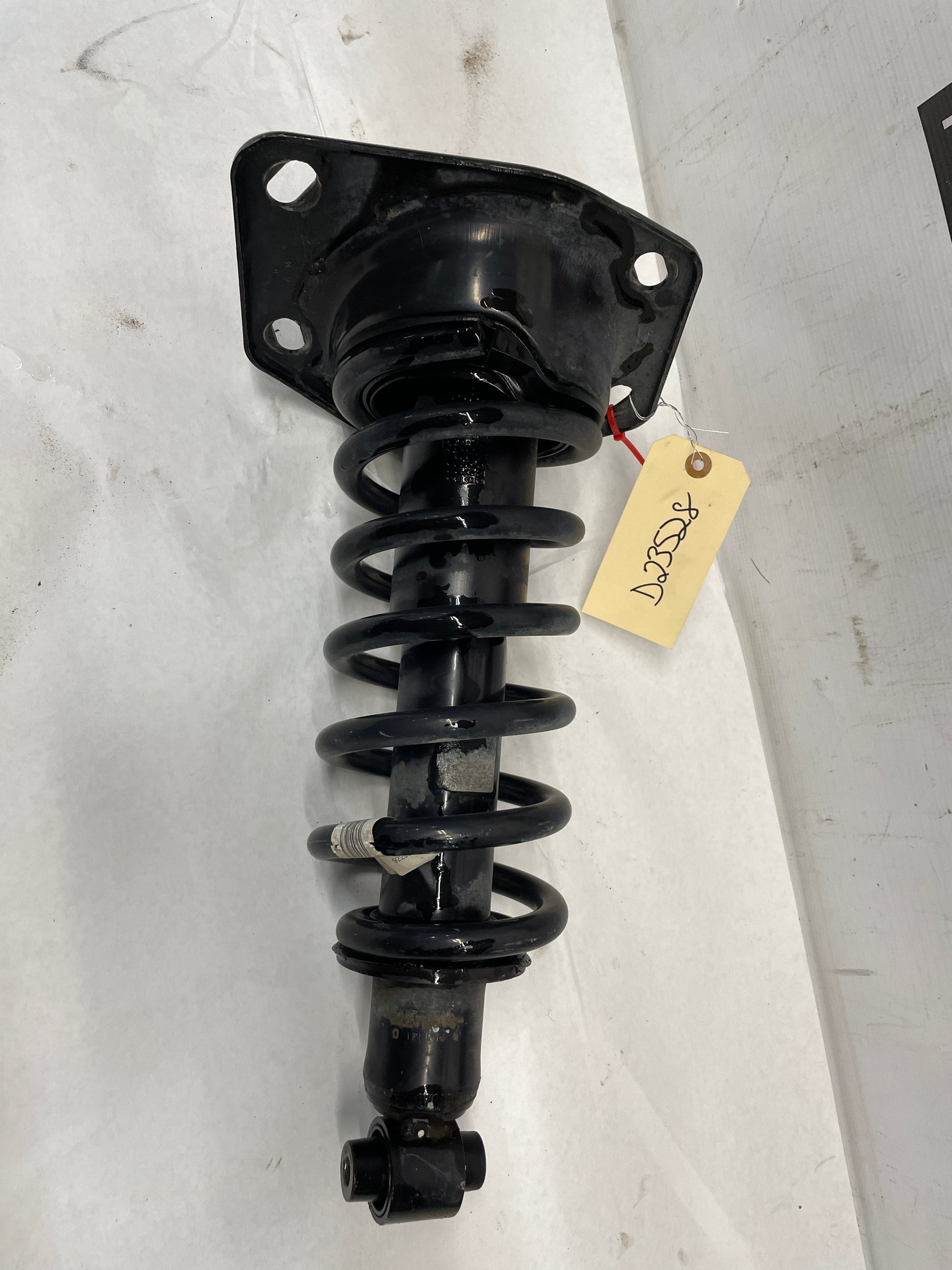 2014 Chevy SS Sedan RH Passenger Rear Shock Strut Absorber Assembly OEM - Day's Parts Yard