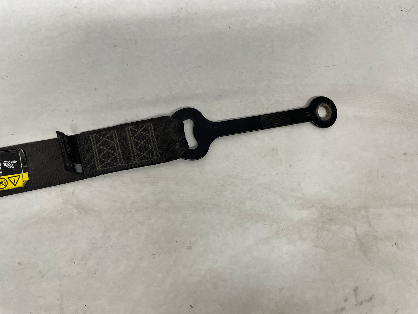 2005 Pontiac GTO RH Passenger Front Seatbelt Retractors OEM - Day's Parts Yard