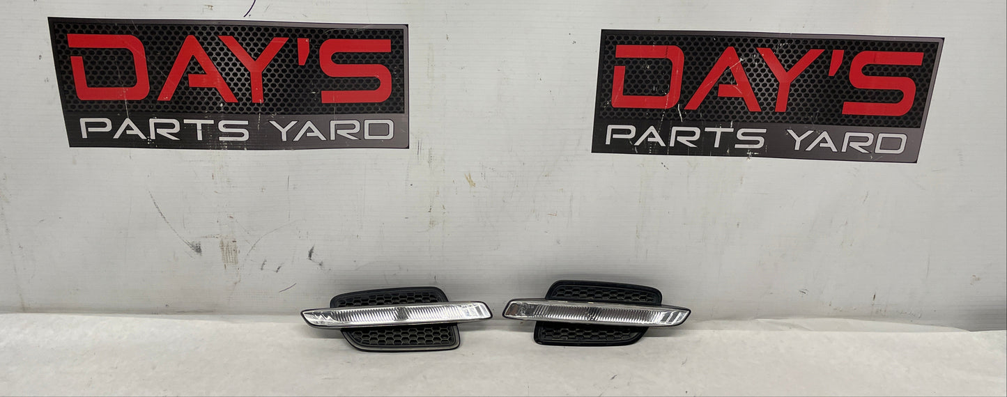 2008 Pontiac G8 Base LH & RH Front Fender Marker Light OEM - Day's Parts Yard