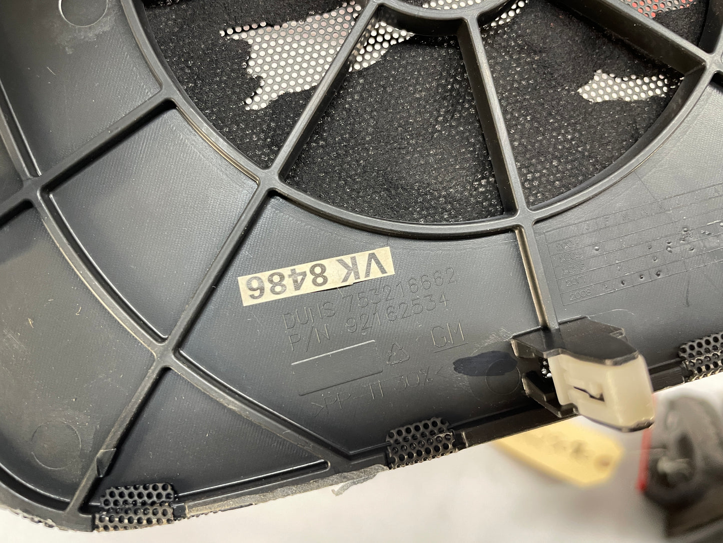 2009 Pontiac G8 GT Center Dash Radio Bezel Speaker Cover Grille OEM