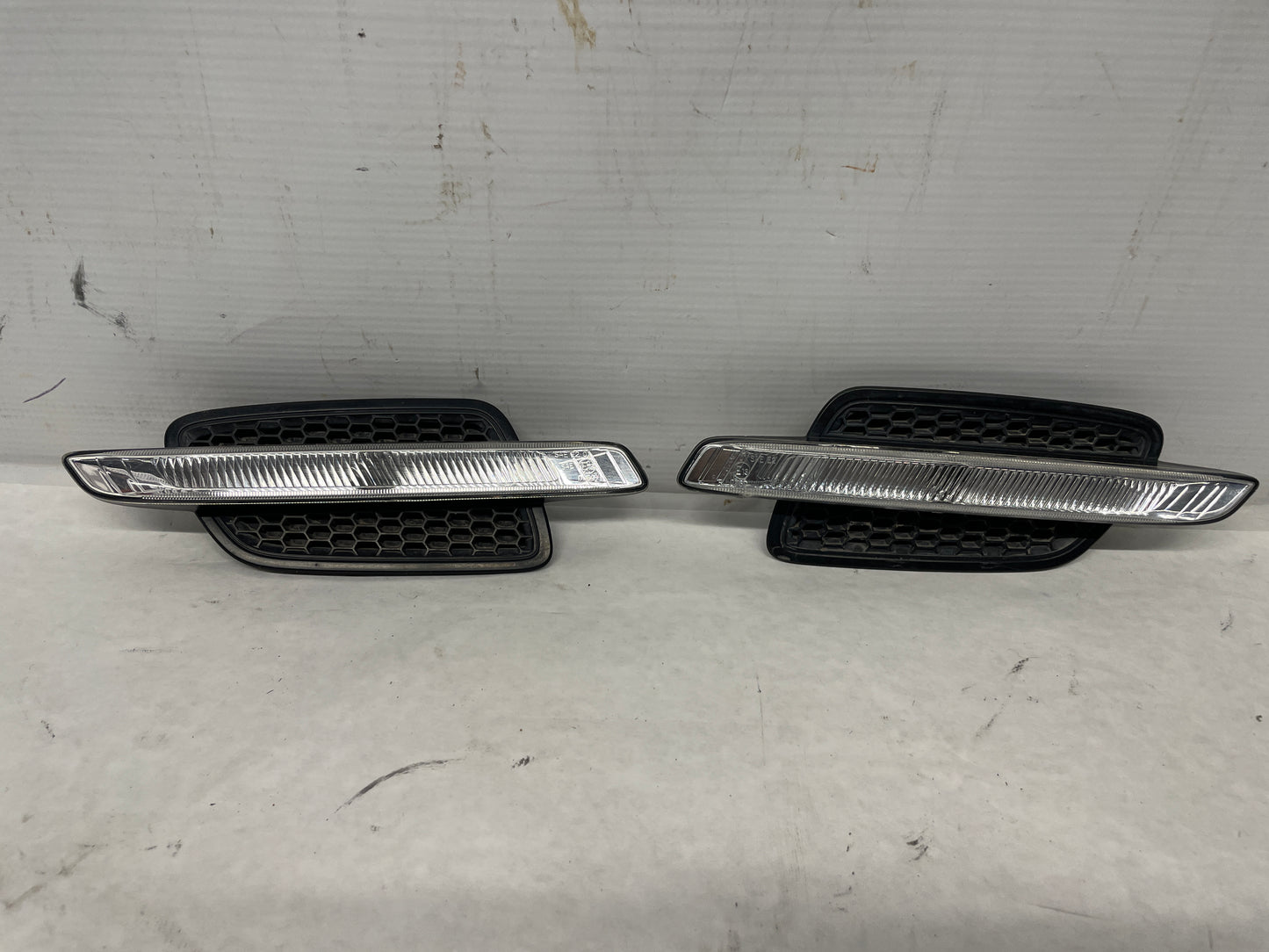 2008 Pontiac G8 Base LH & RH Front Fender Marker Light OEM - Day's Parts Yard
