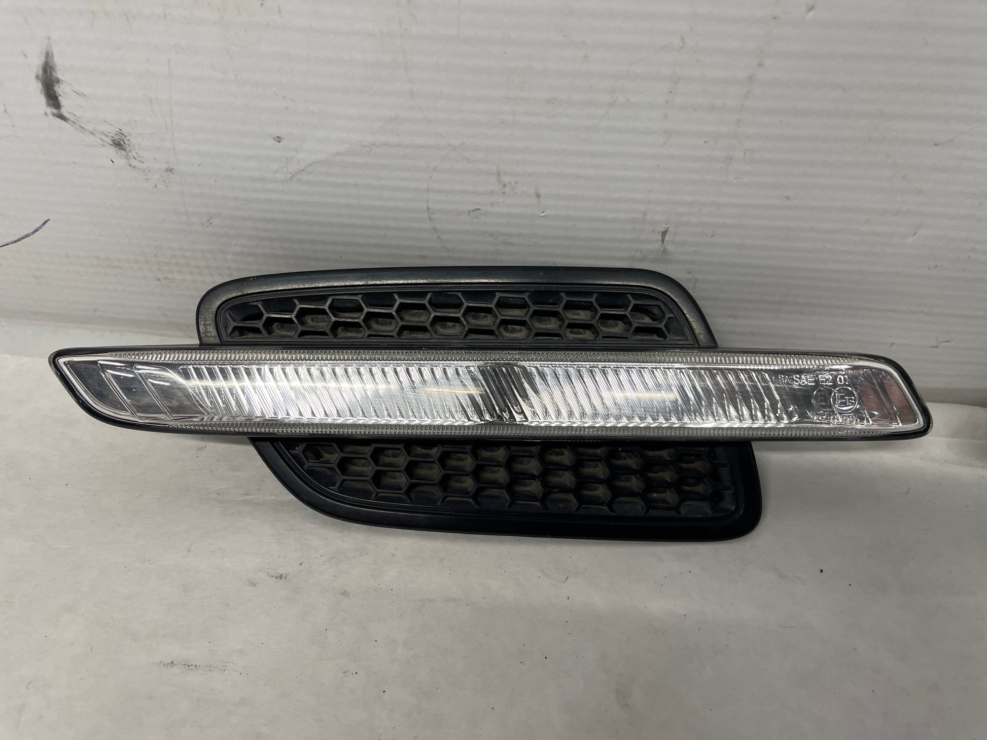 2008 Pontiac G8 Base LH & RH Front Fender Marker Light OEM - Day's Parts Yard