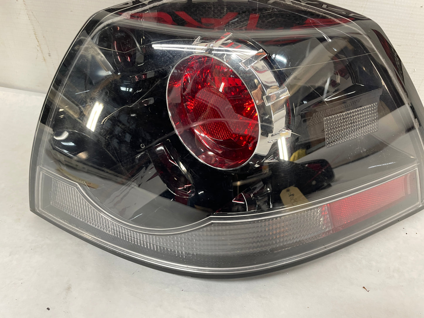 2009 Pontiac G8 GT RH Passenger Tail Light Taillight Lamp OEM