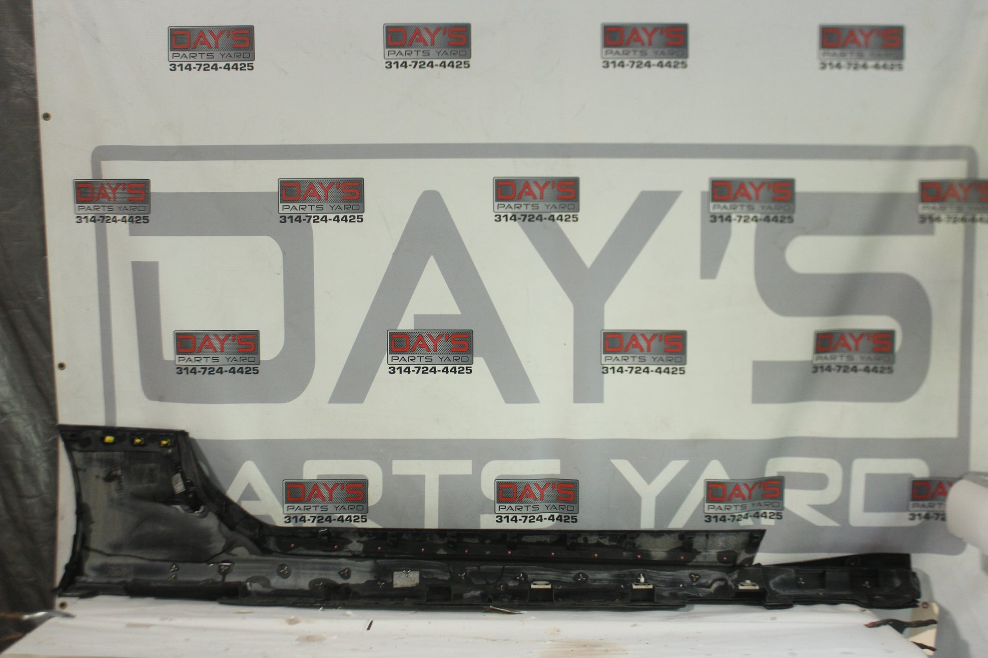 2017 Chevy Camaro SS LH Driver Rocker Molding Panel OEM - Day's Parts Yard