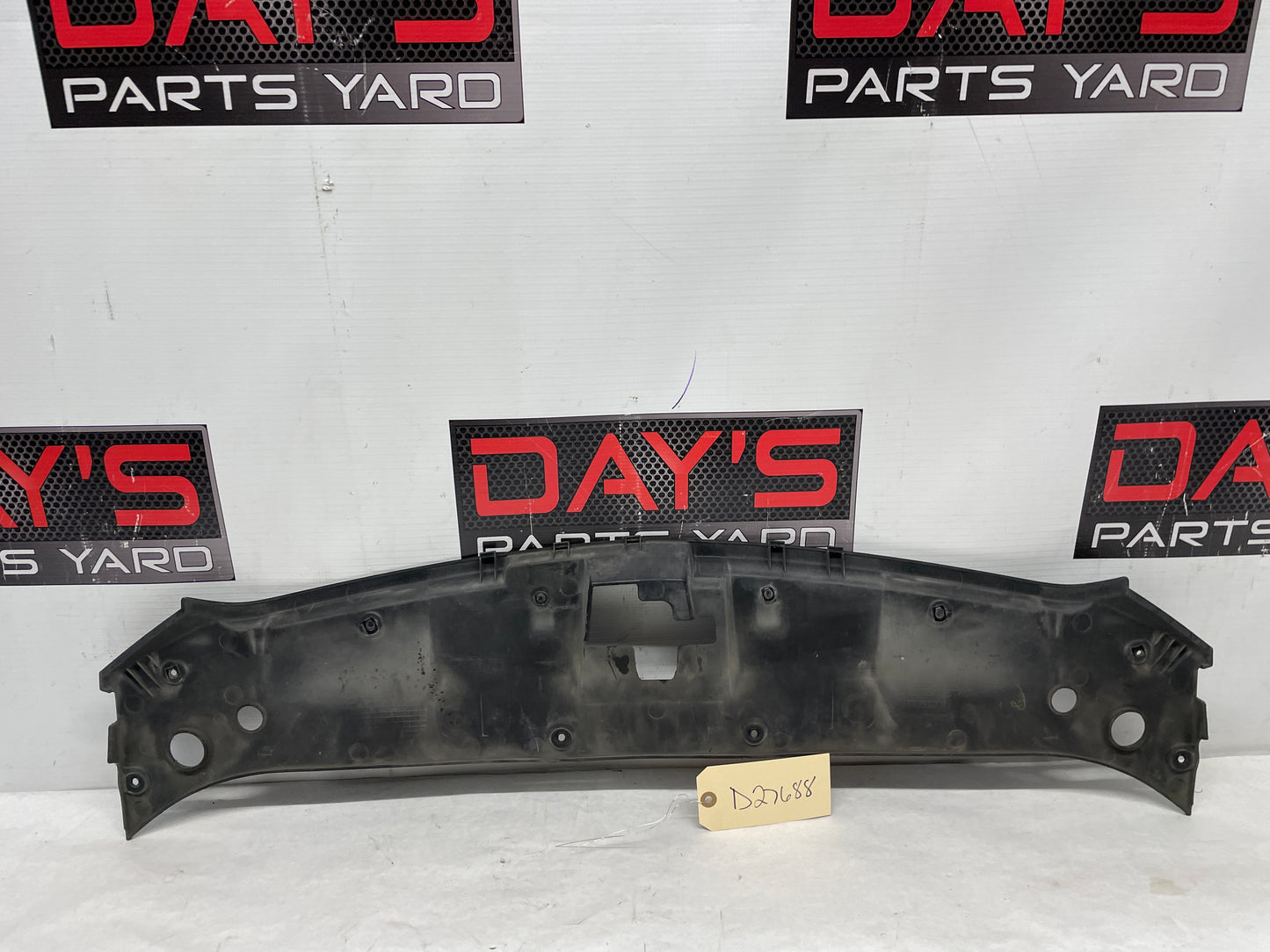 2014 Chevy SS Sedan Radiator Grille Cover Sight Shield OEM - Day's Parts Yard