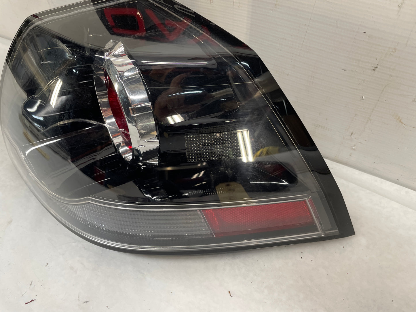 2009 Pontiac G8 GT RH Passenger Tail Light Taillight Lamp OEM