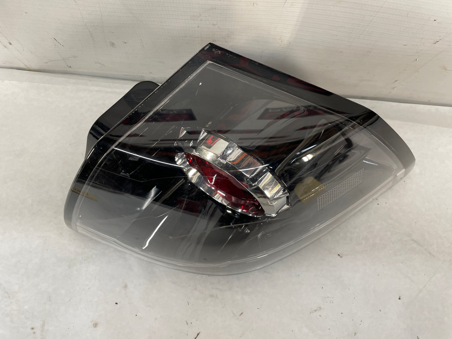 2009 Pontiac G8 GT RH Passenger Tail Light Taillight Lamp OEM