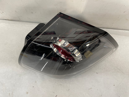 2009 Pontiac G8 GT RH Passenger Tail Light Taillight Lamp OEM
