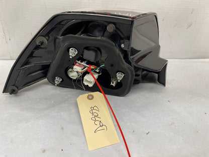 2009 Pontiac G8 GT RH Passenger Tail Light Taillight Lamp OEM