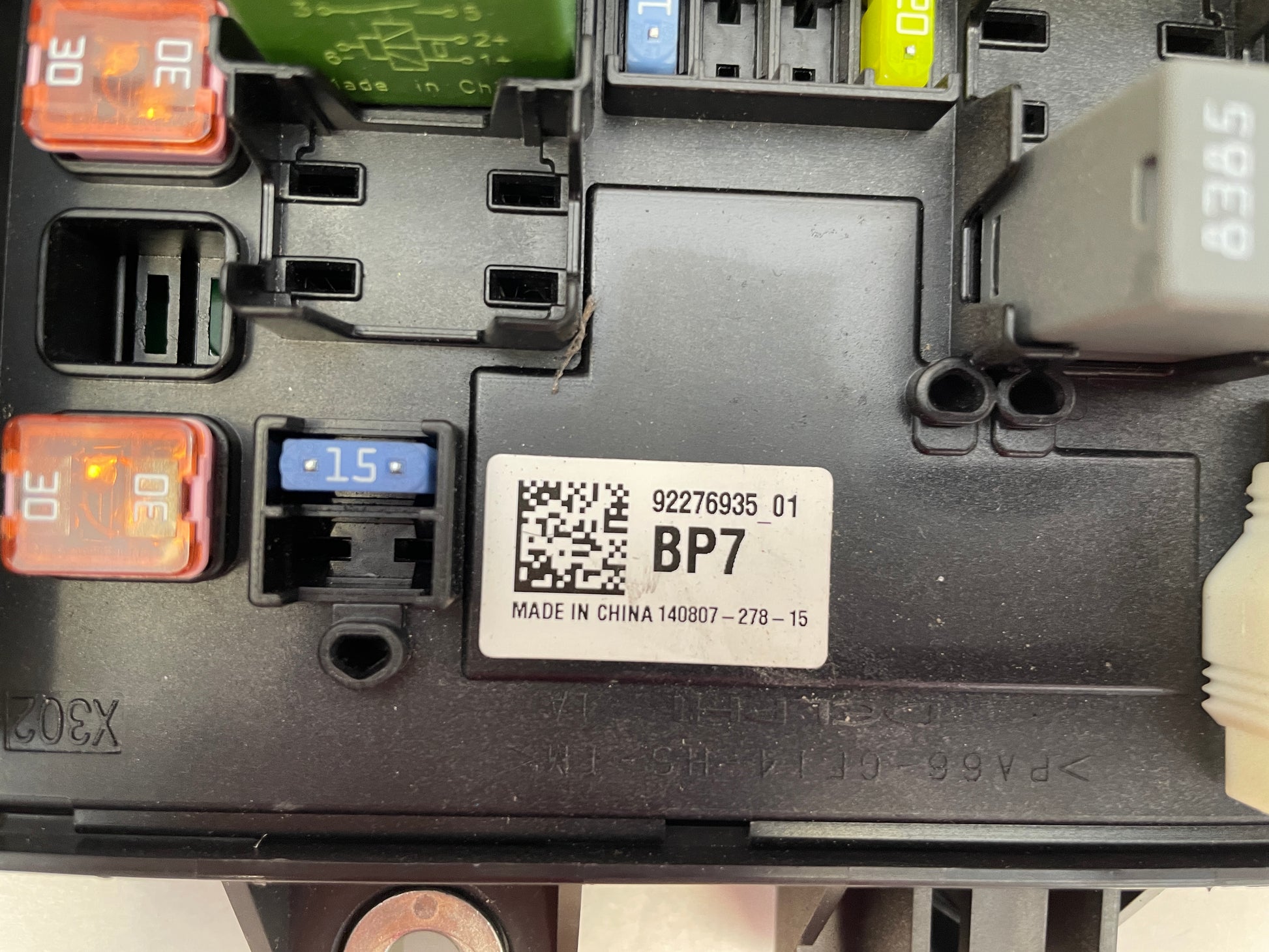 2016 Chevy SS Sedan Rear Fuse Box Relay OEM - Day's Parts Yard