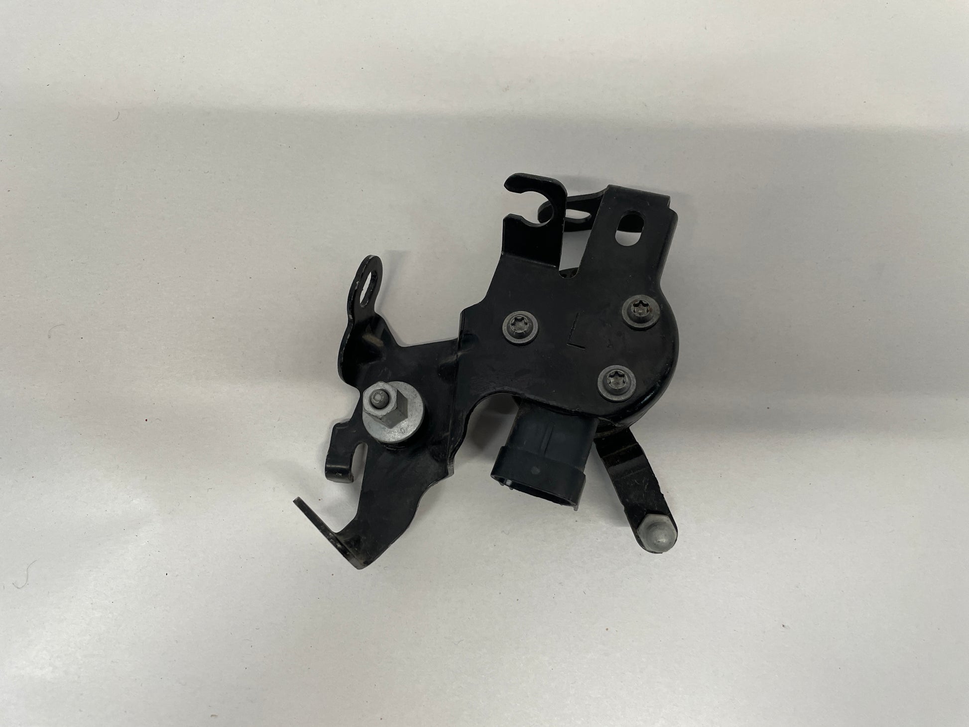 2017 Chevy SS Sedan LH Driver Rear Ride Height Suspension Sensor OEM - Day's Parts Yard