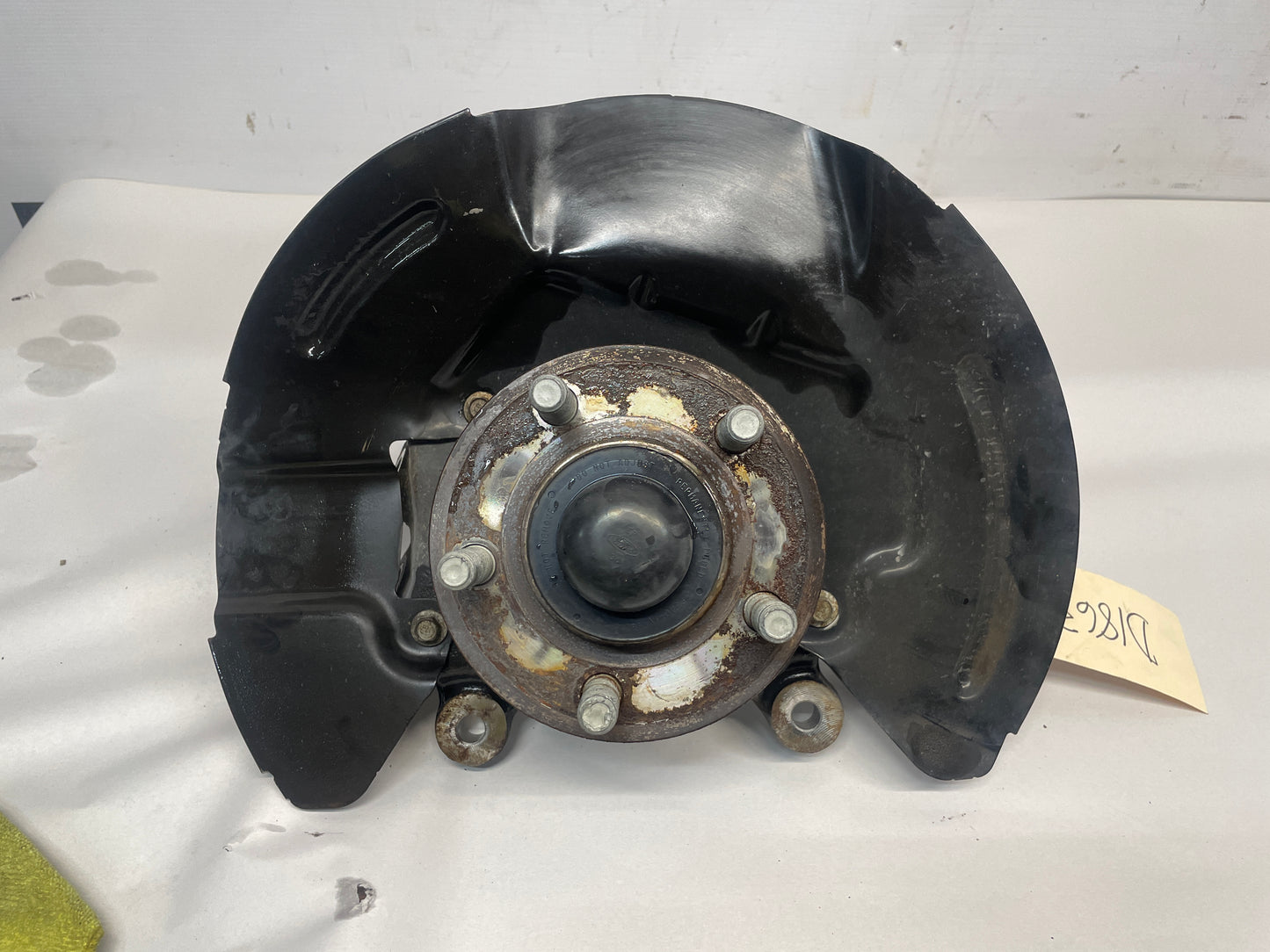2019 Ford Mustang GT LH Driver Front Spindle Knuckle Hub OEM