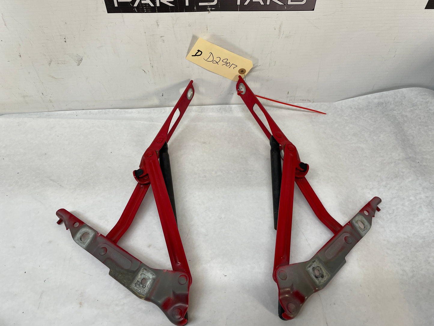 2009 Pontiac G8 GT RH & LH Trunk Hinges OEM