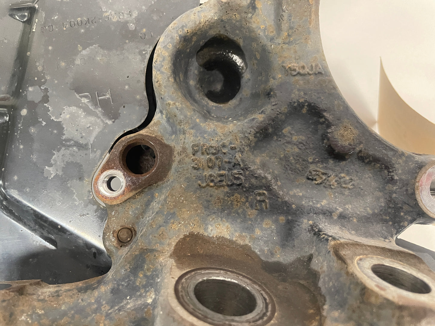 2019 Ford Mustang GT RH Passenger Front Spindle Knuckle Hub OEM