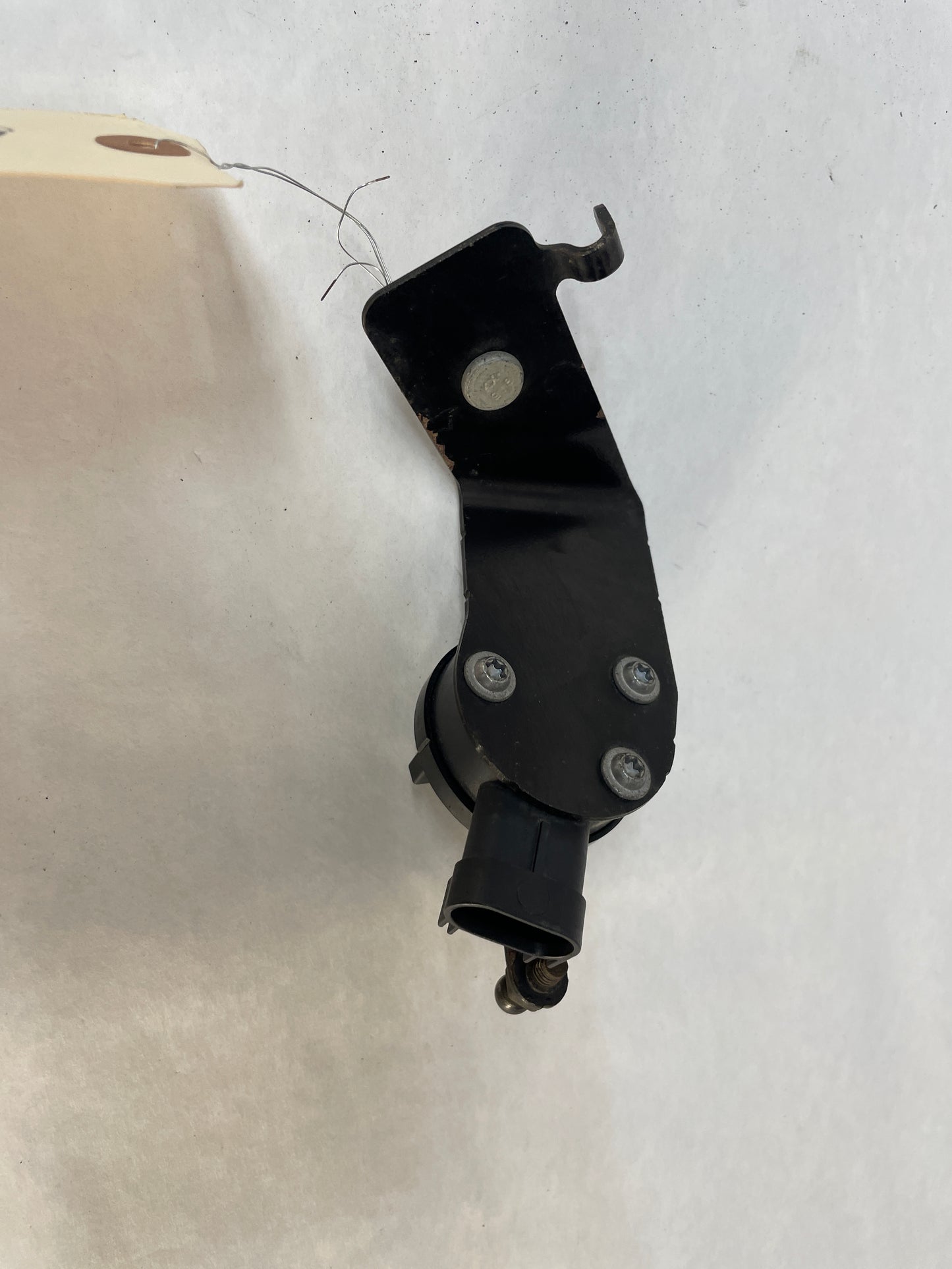 2013 Chevy Camaro ZL1 RH & LH Rear Ride Height Head Lamp Light Level Sensor OEM - Day's Parts Yard