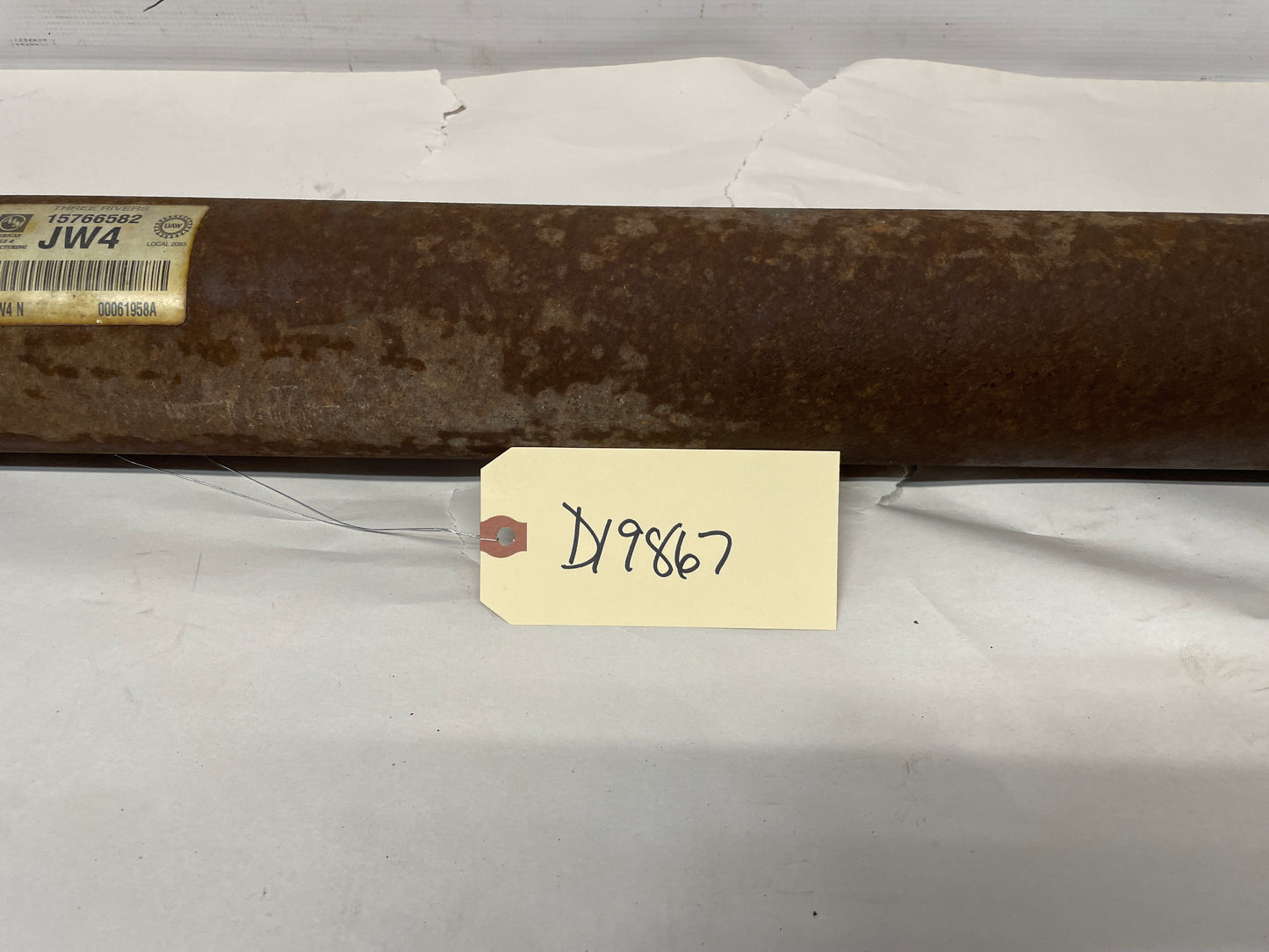 2004 Chevy Silverado 2500HD 4X4 Driveshaft Drive Shaft OEM