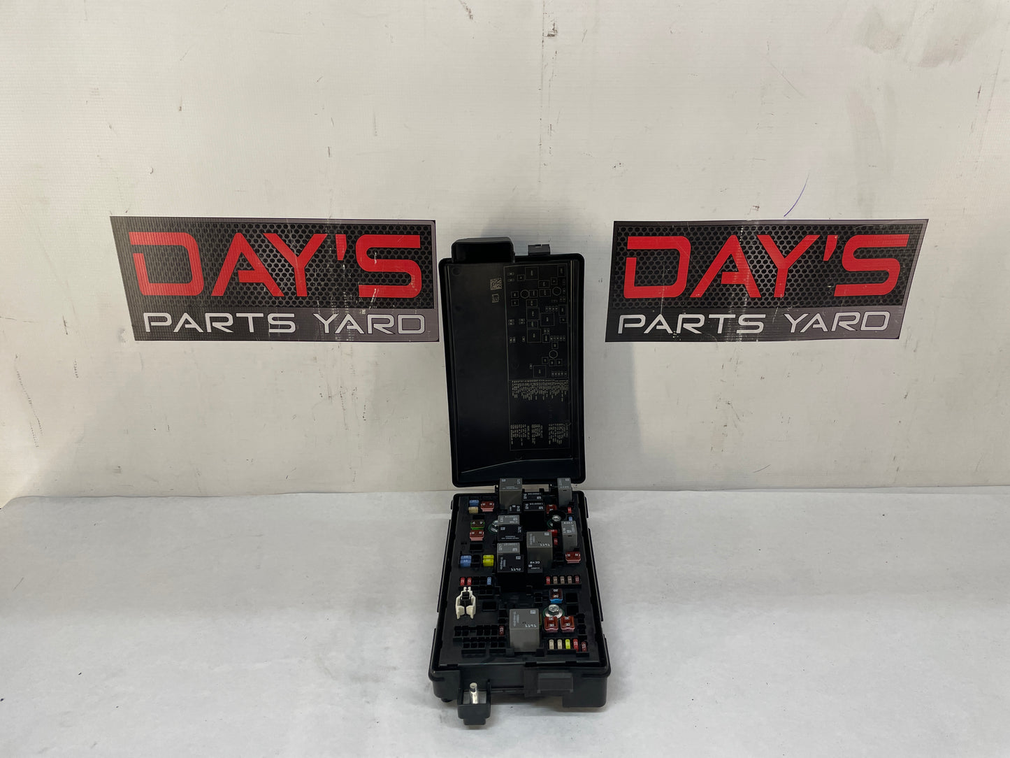 2013 Chevy Camaro ZL1 Fuse Relay Accessory Wiring Junction Box Block OEM - Day's Parts Yard