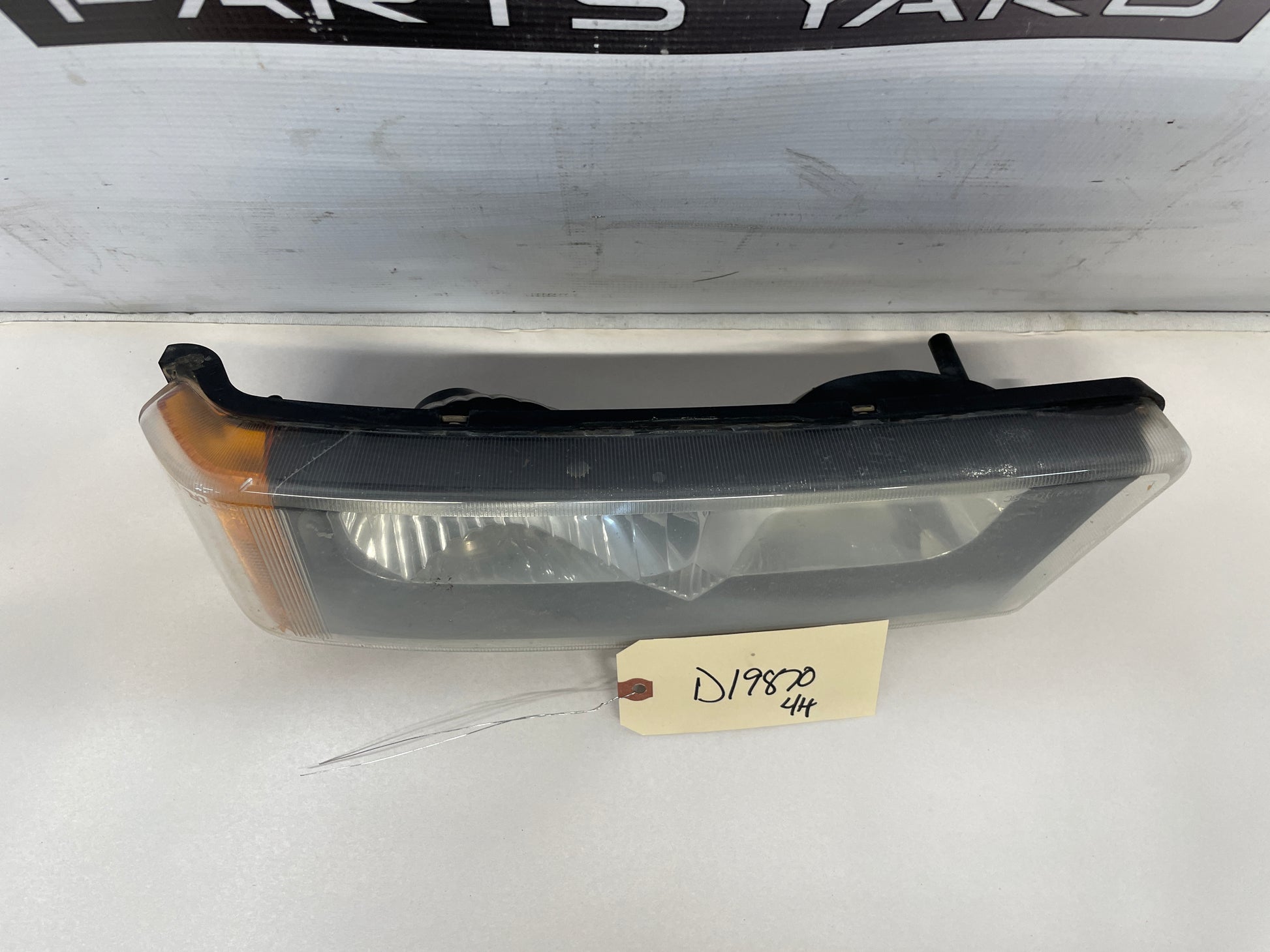 2004 Chevy Silverado 2500HD LH Driver Side Headlight OEM - Day's Parts Yard