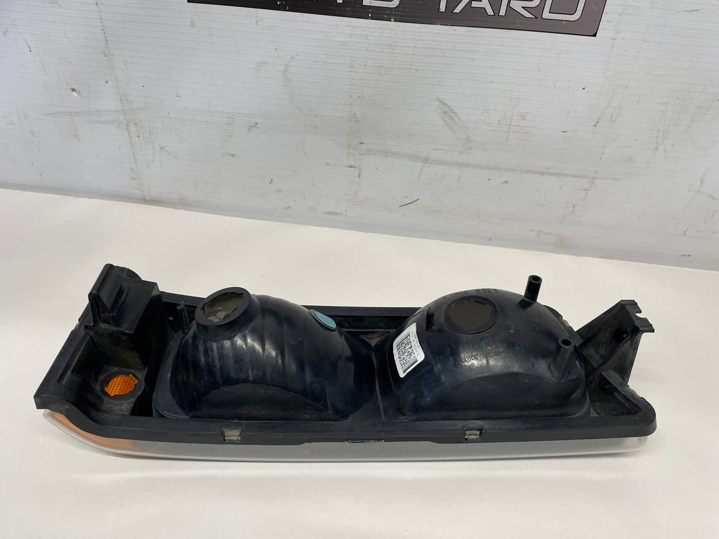 2004 Chevy Silverado 2500HD LH Driver Side Headlight OEM - Day's Parts Yard