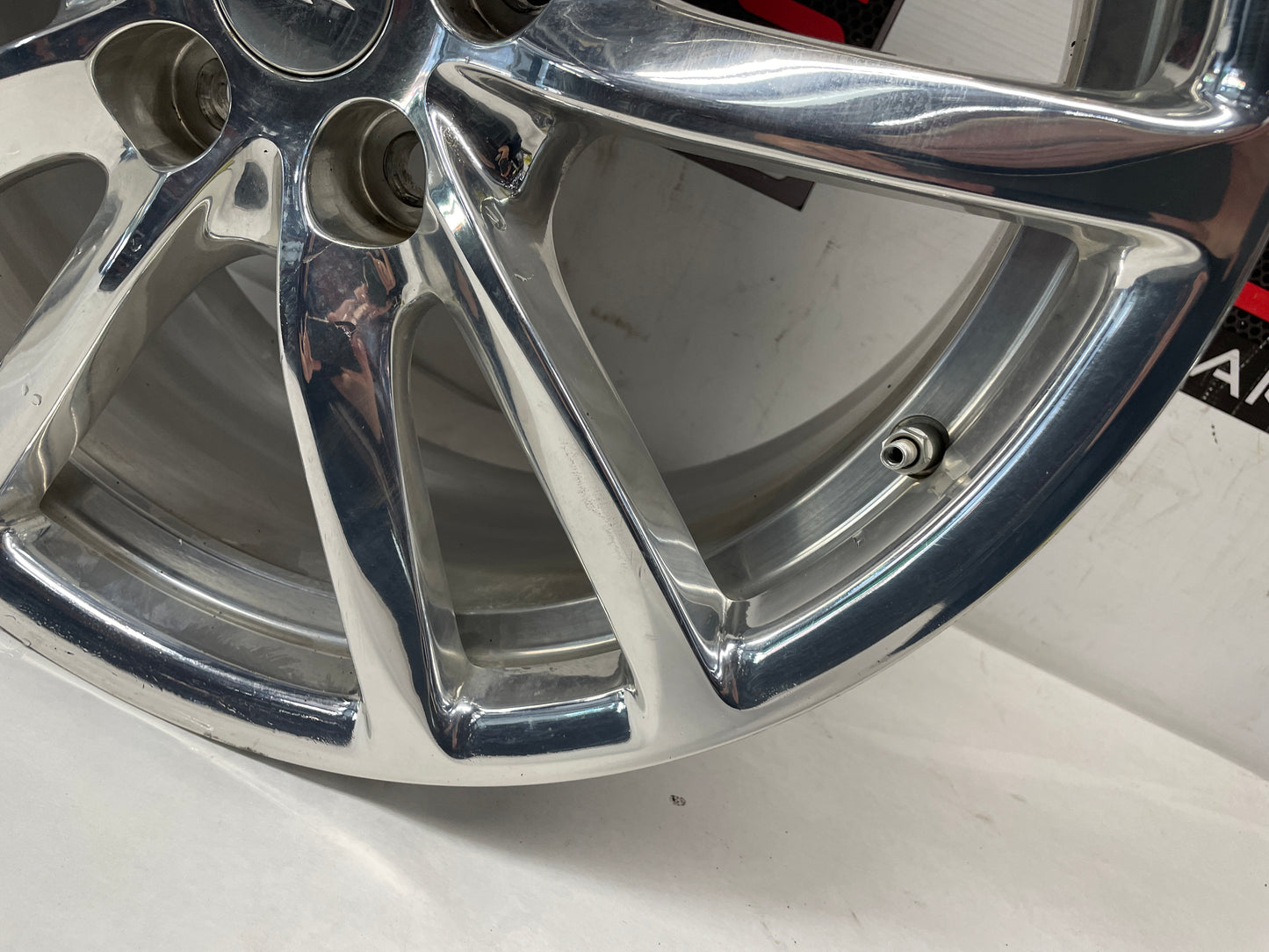 2014 Chevy SS Sedan Factory OEM Rear Wheel 19X9 - Day's Parts Yard