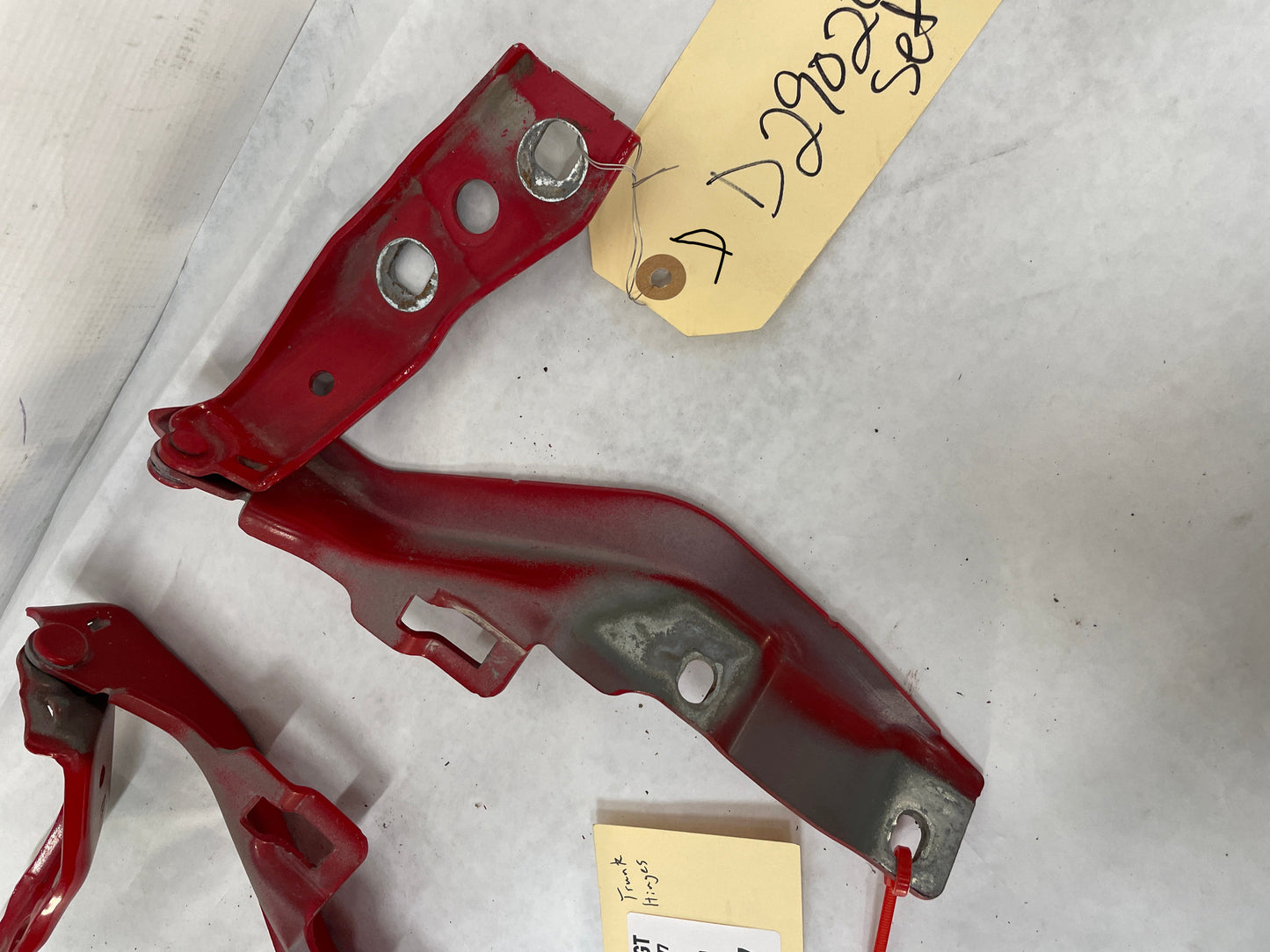 2009 Pontiac G8 GT RH & LH Hood Hinges OEM