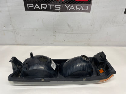 2004 Chevy Silverado 2500HD RH Passenger Side Headlight OEM - Day's Parts Yard