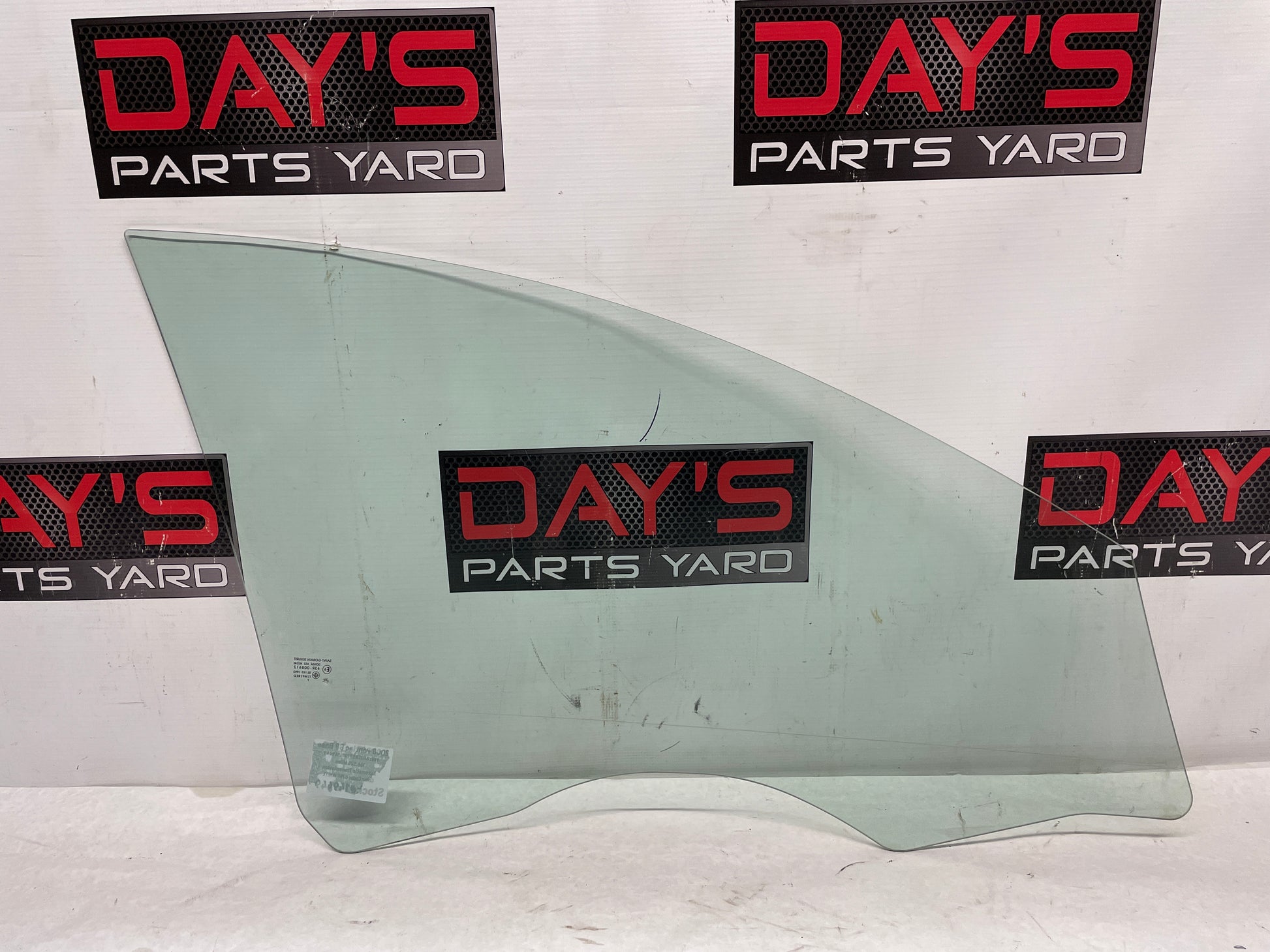 2008 Pontiac G8 Base LH Driver Front Door Window Glass OEM - Day's Parts Yard