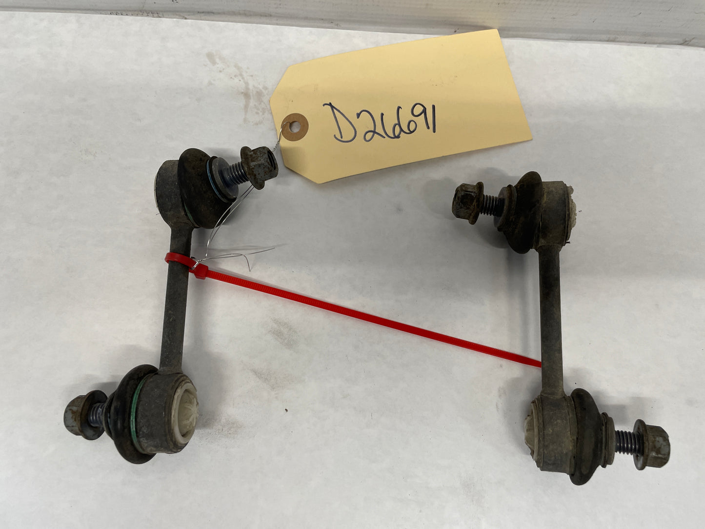2012 Chevy Caprice PPV Rear Suspension Stabilizer Sway Bar End Links OEM